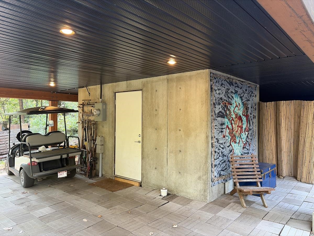 24 PIRATE PLACE