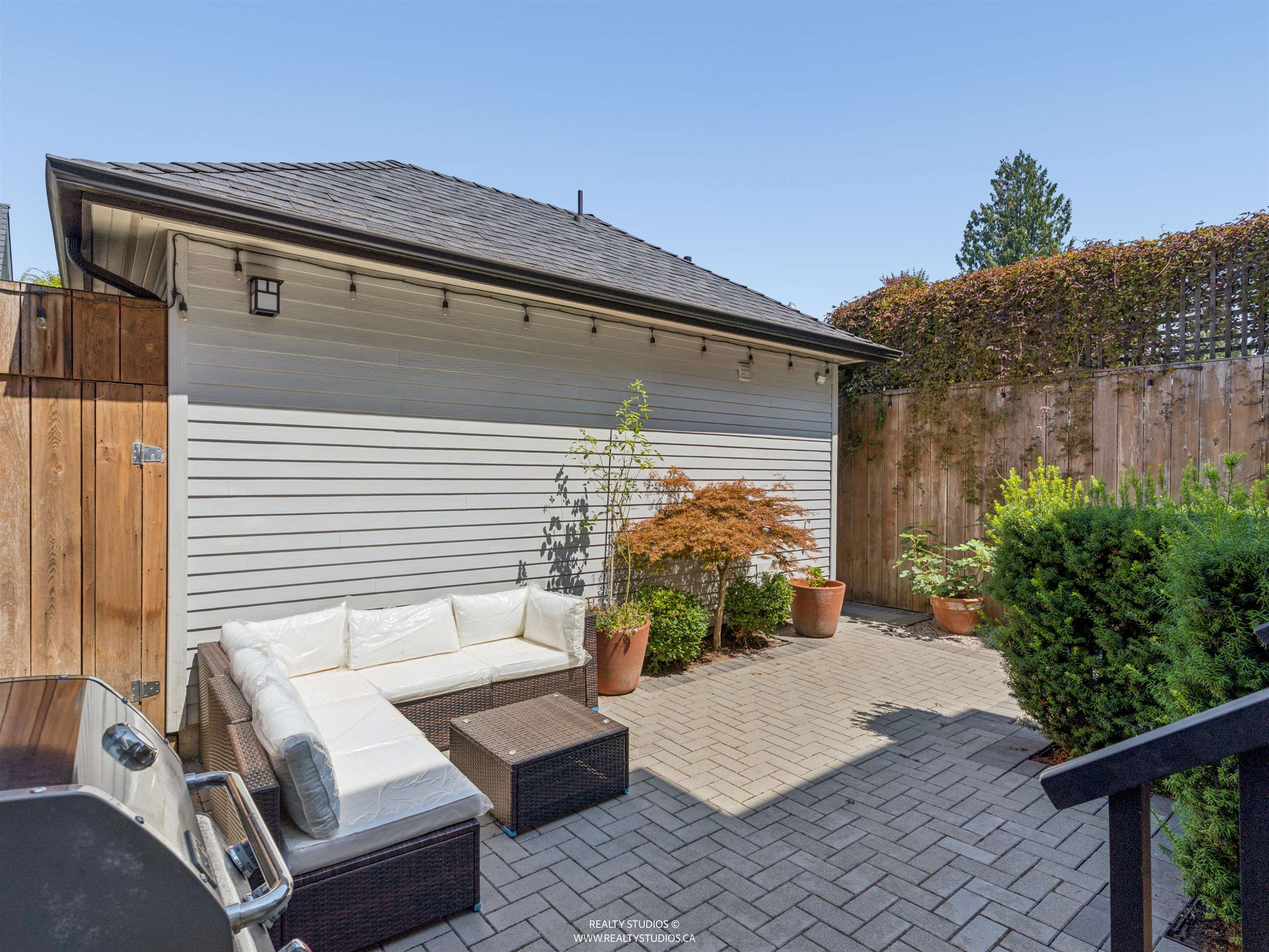119 E 27TH AVENUE