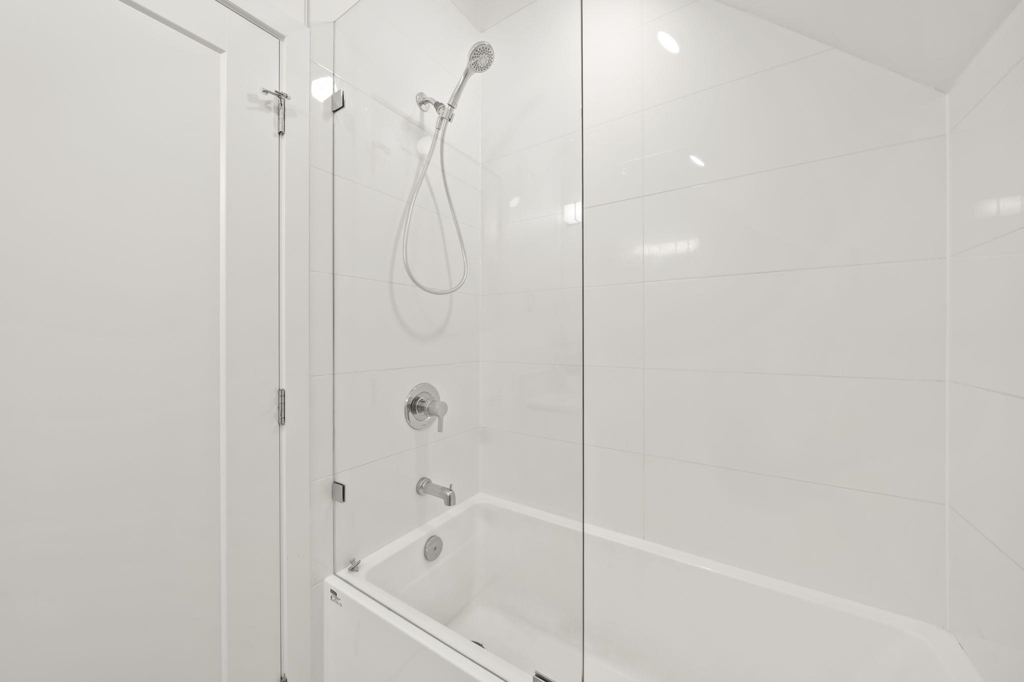 213 1306 LAVAL SQUARE