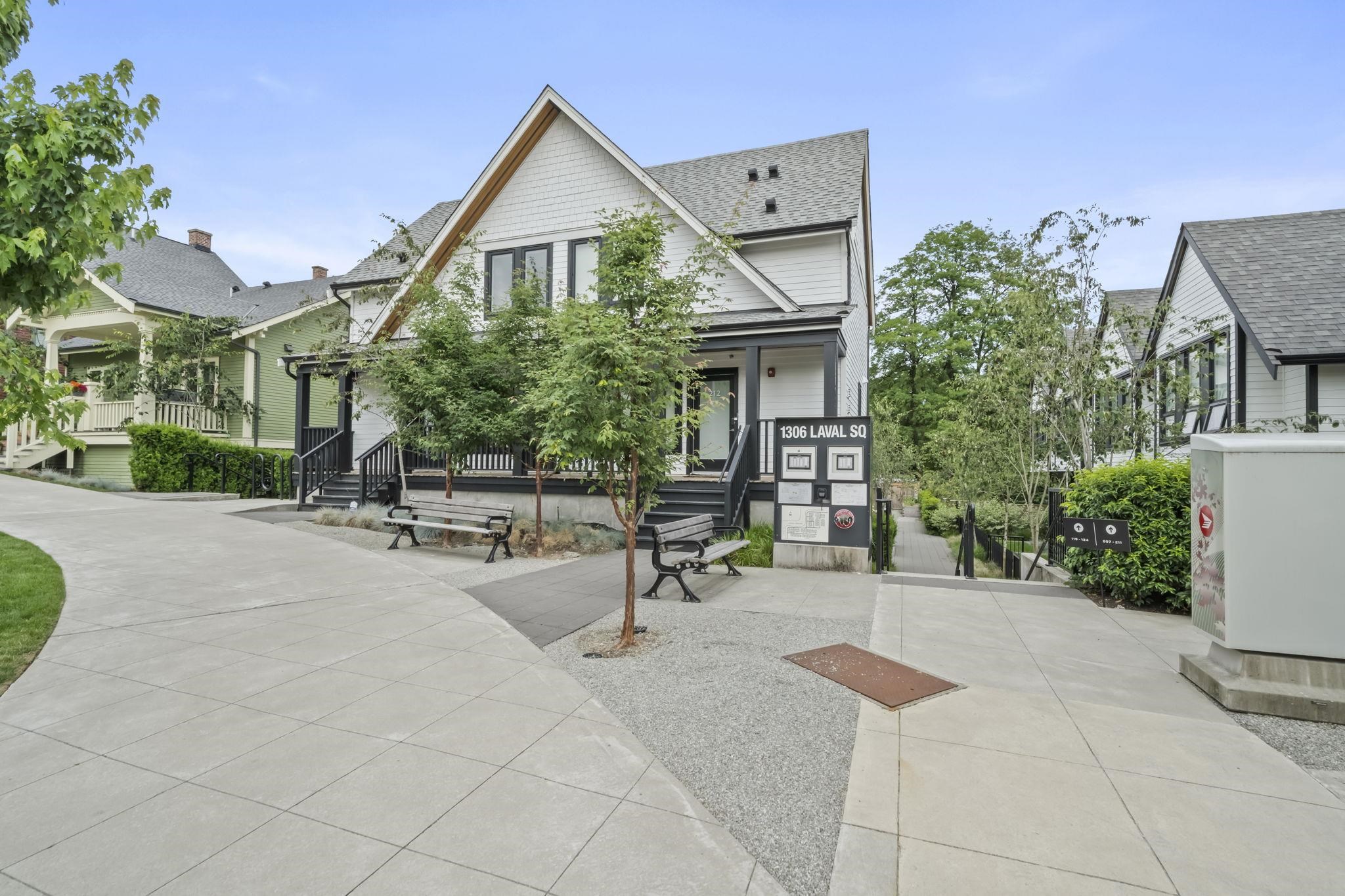 213 1306 LAVAL SQUARE