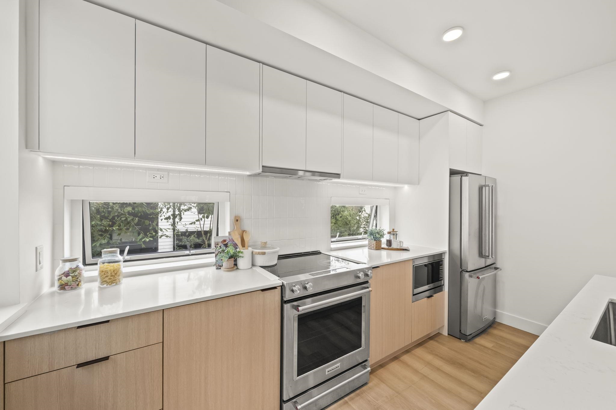 213 1306 LAVAL SQUARE