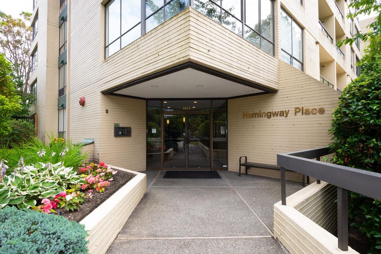 802 1412 ESQUIMALT AVENUE