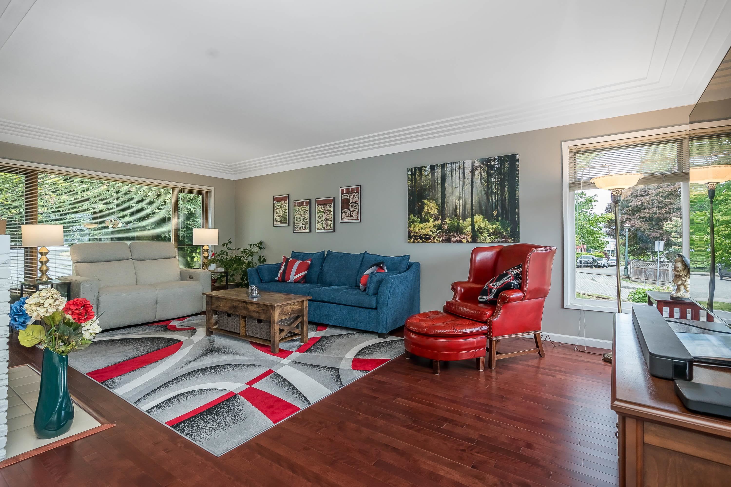 324 CHURCHILL AVENUE