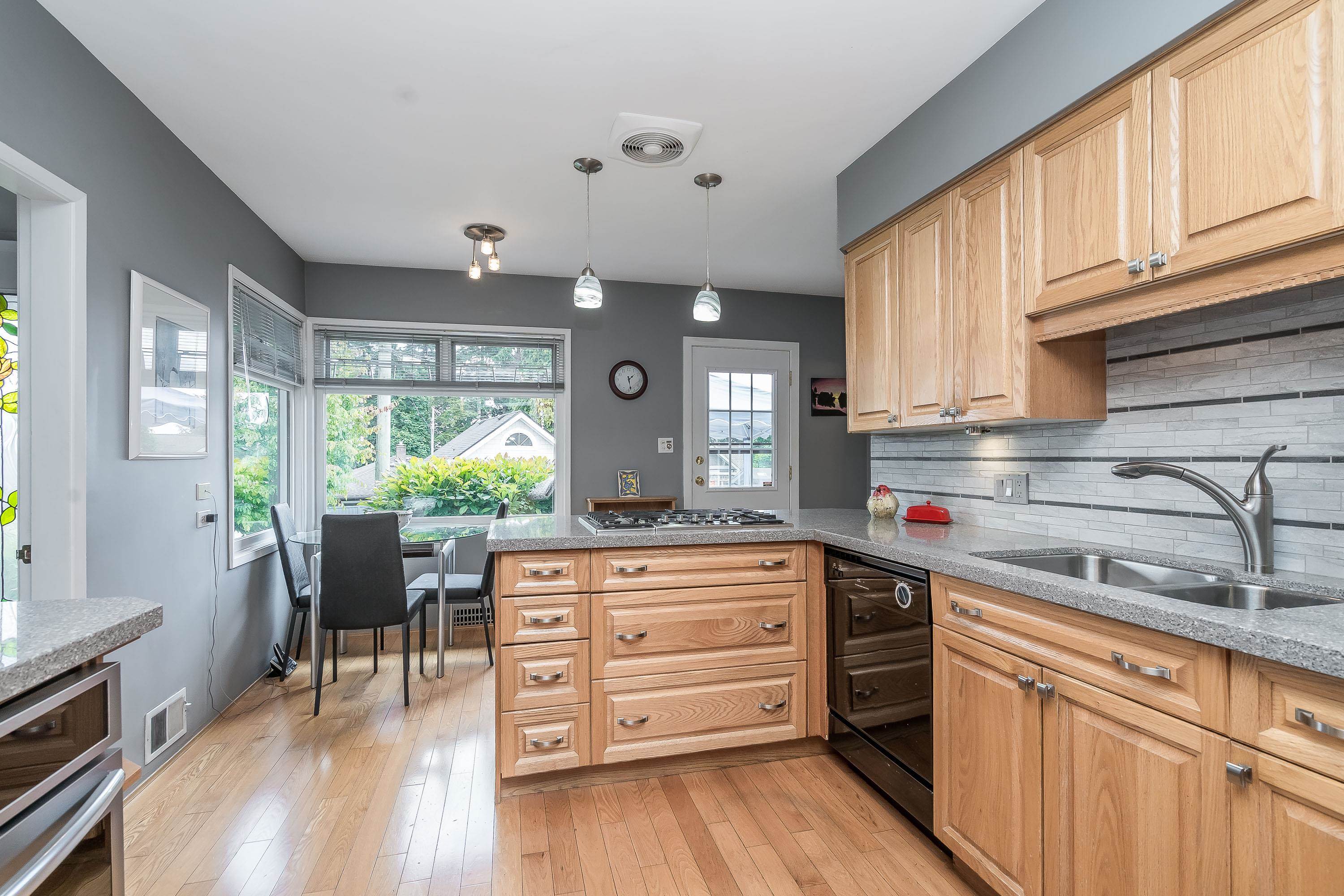 324 CHURCHILL AVENUE