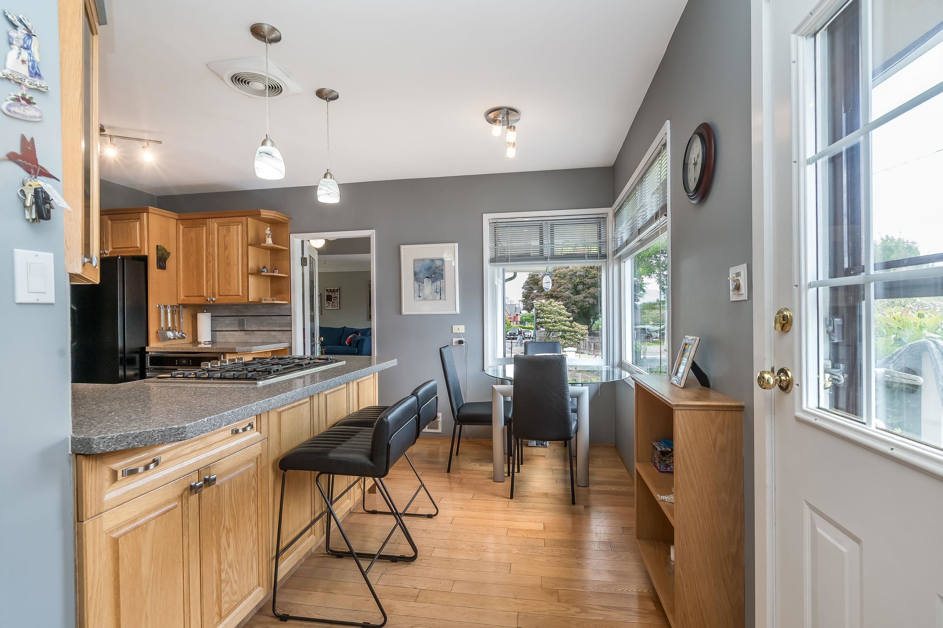 324 CHURCHILL AVENUE