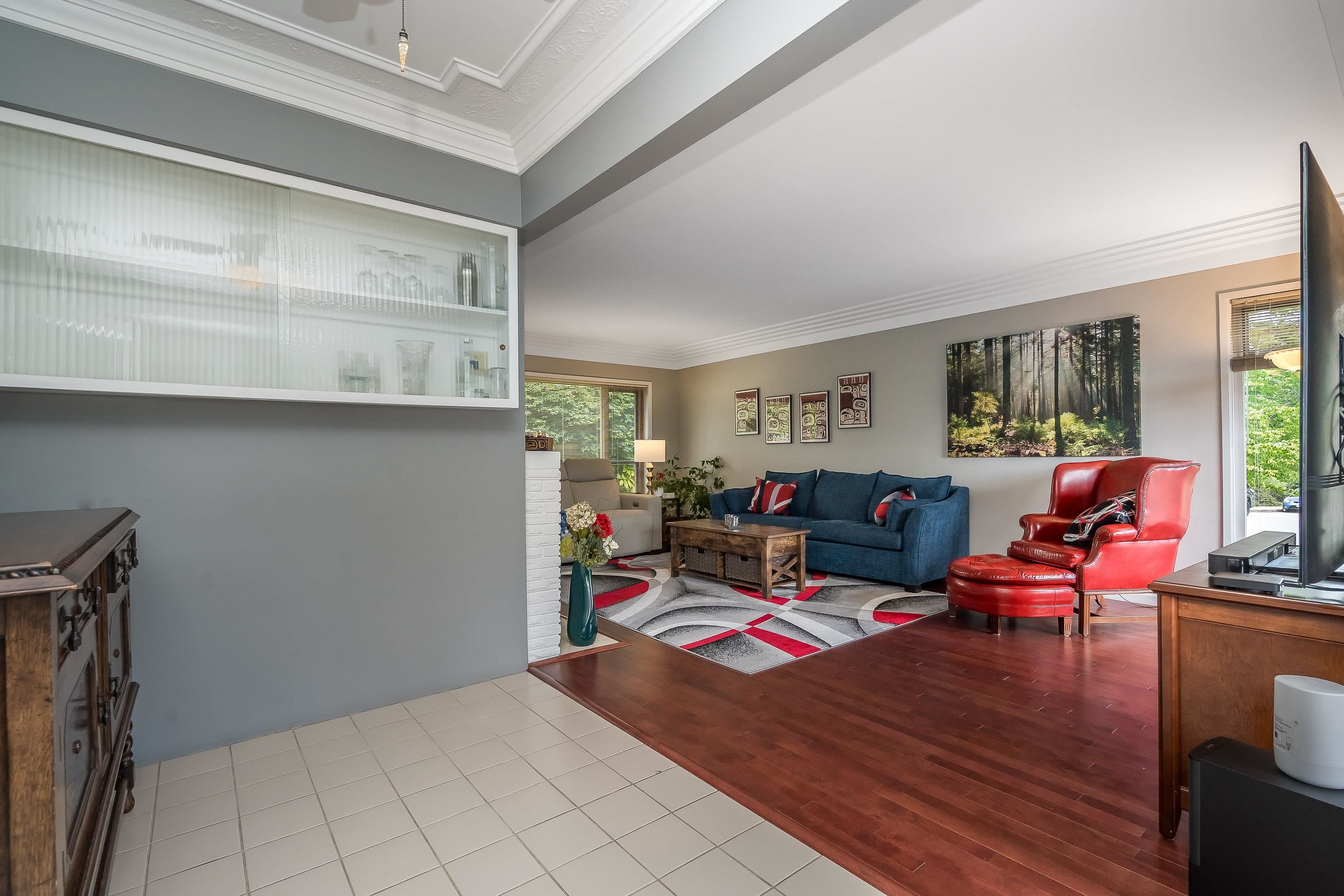 324 CHURCHILL AVENUE