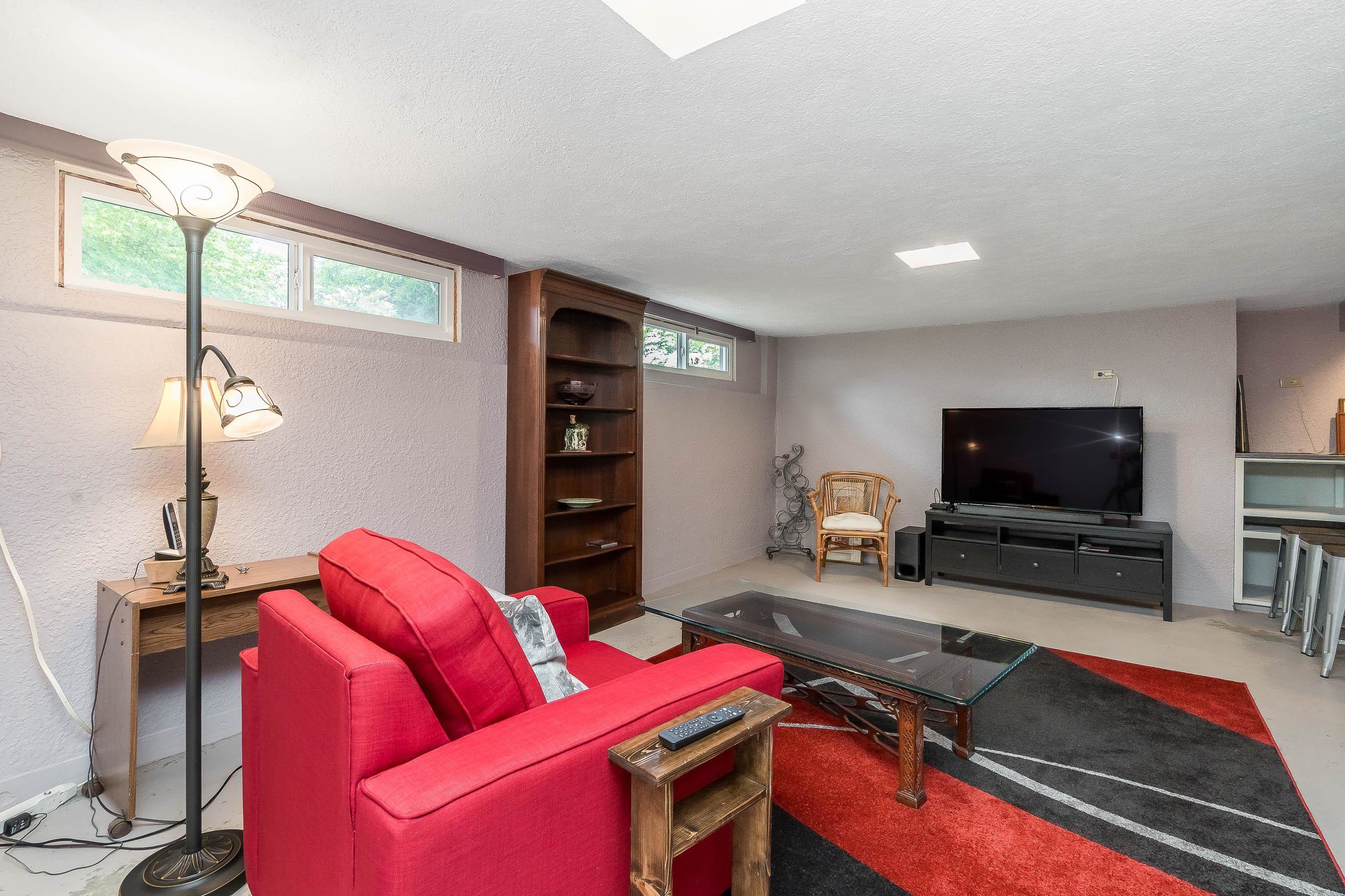 324 CHURCHILL AVENUE