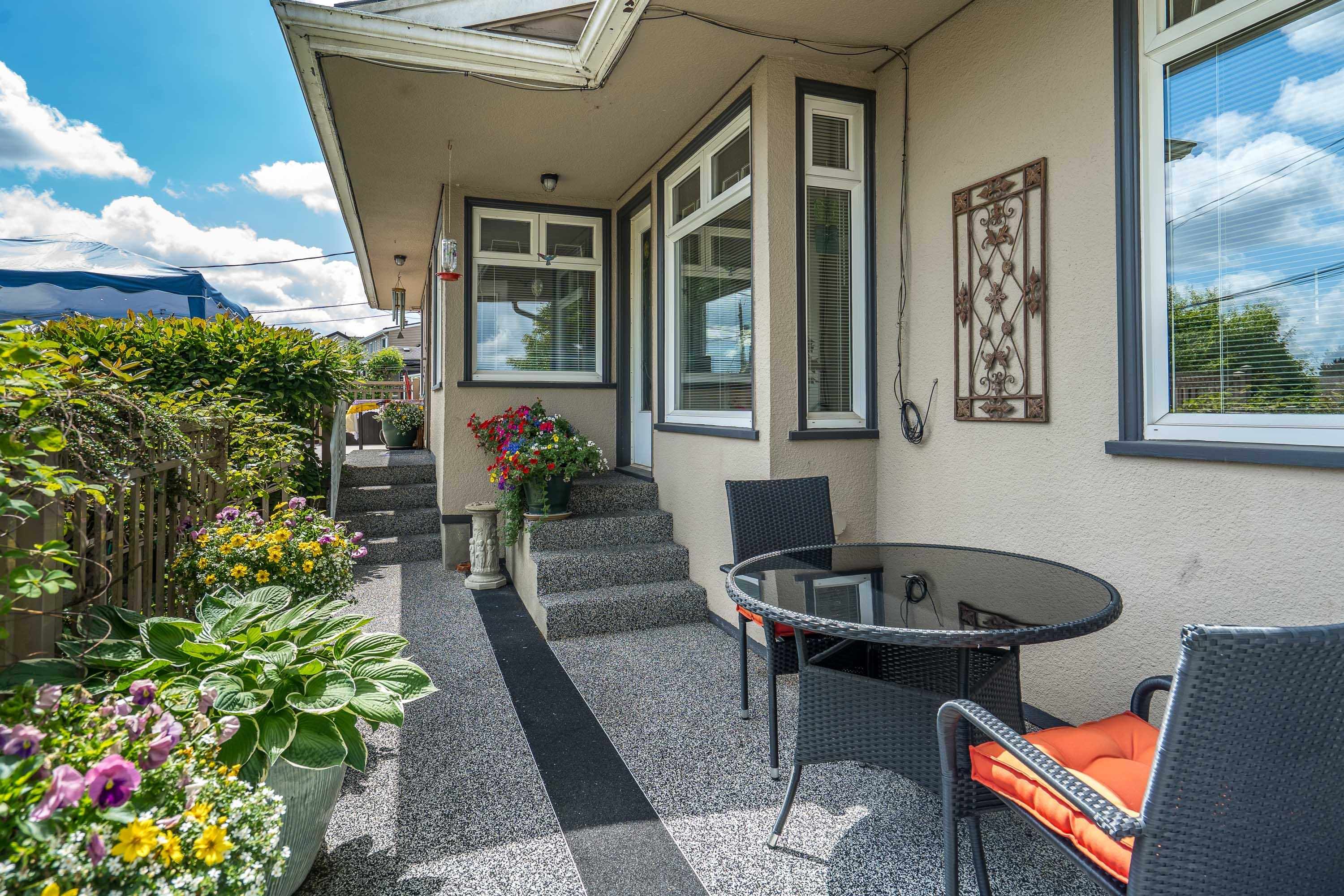 324 CHURCHILL AVENUE