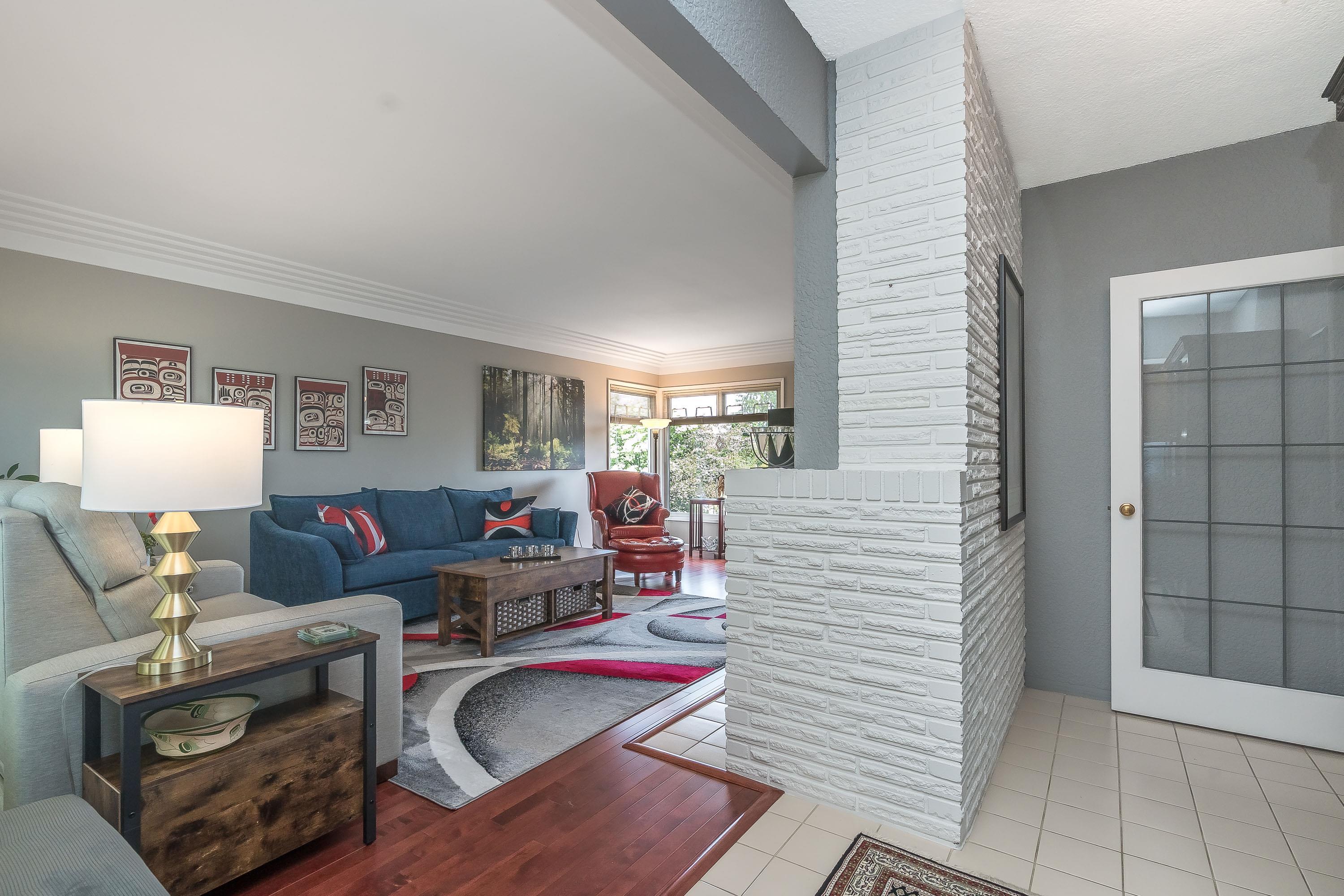 324 CHURCHILL AVENUE