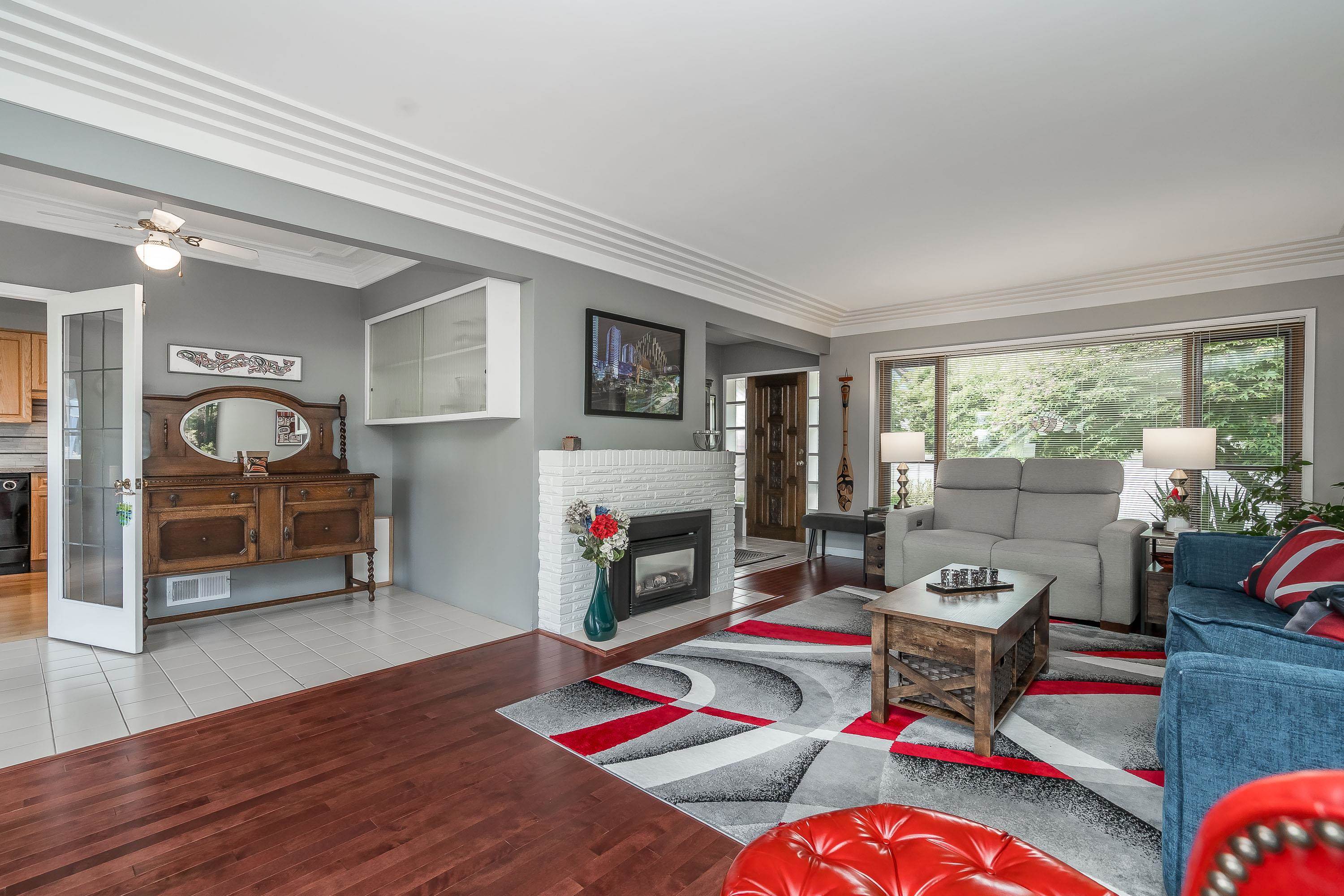 324 CHURCHILL AVENUE