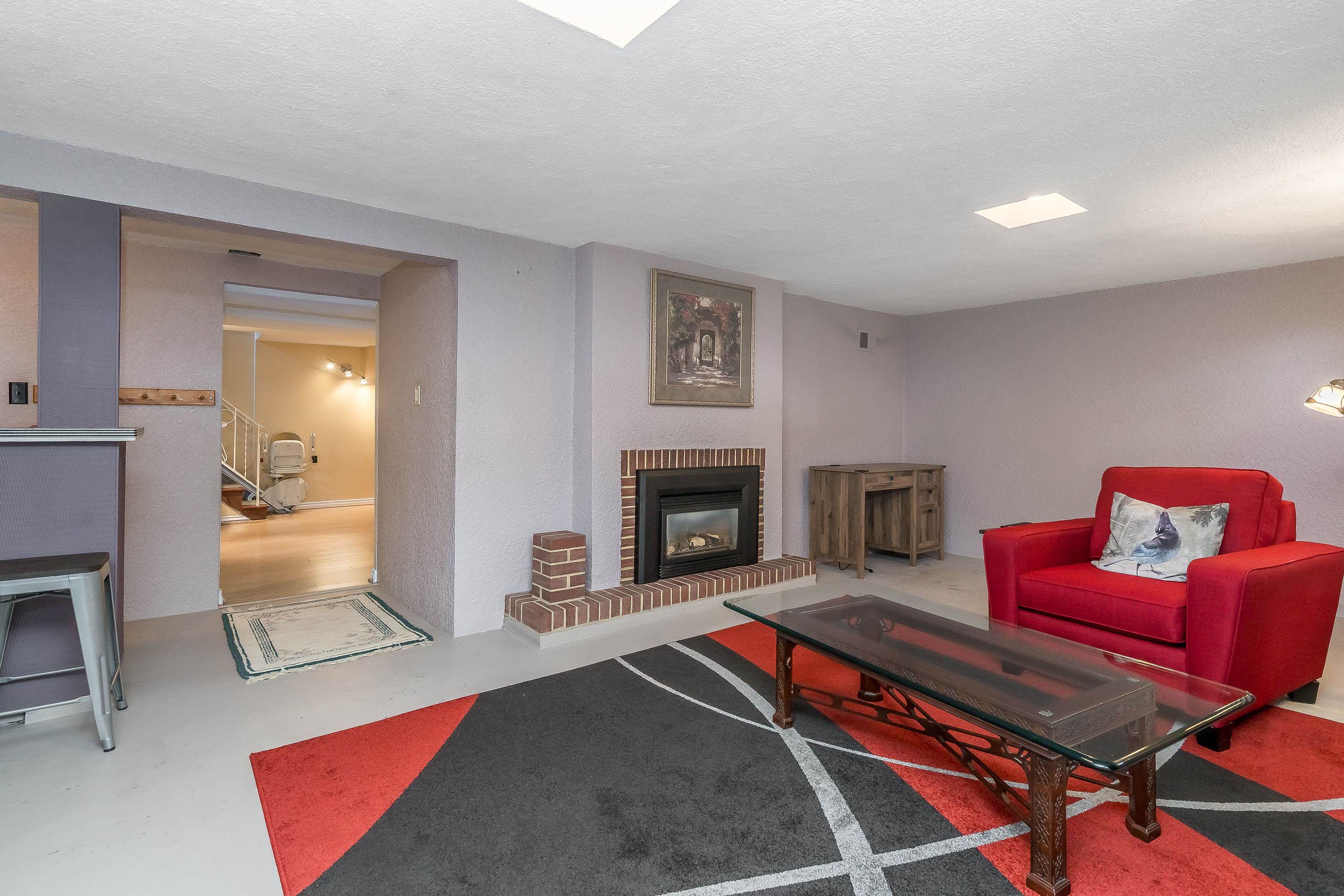 324 CHURCHILL AVENUE