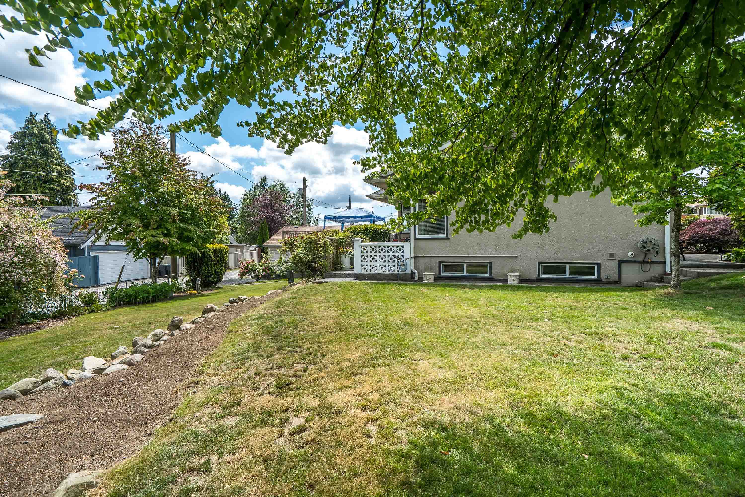 324 CHURCHILL AVENUE