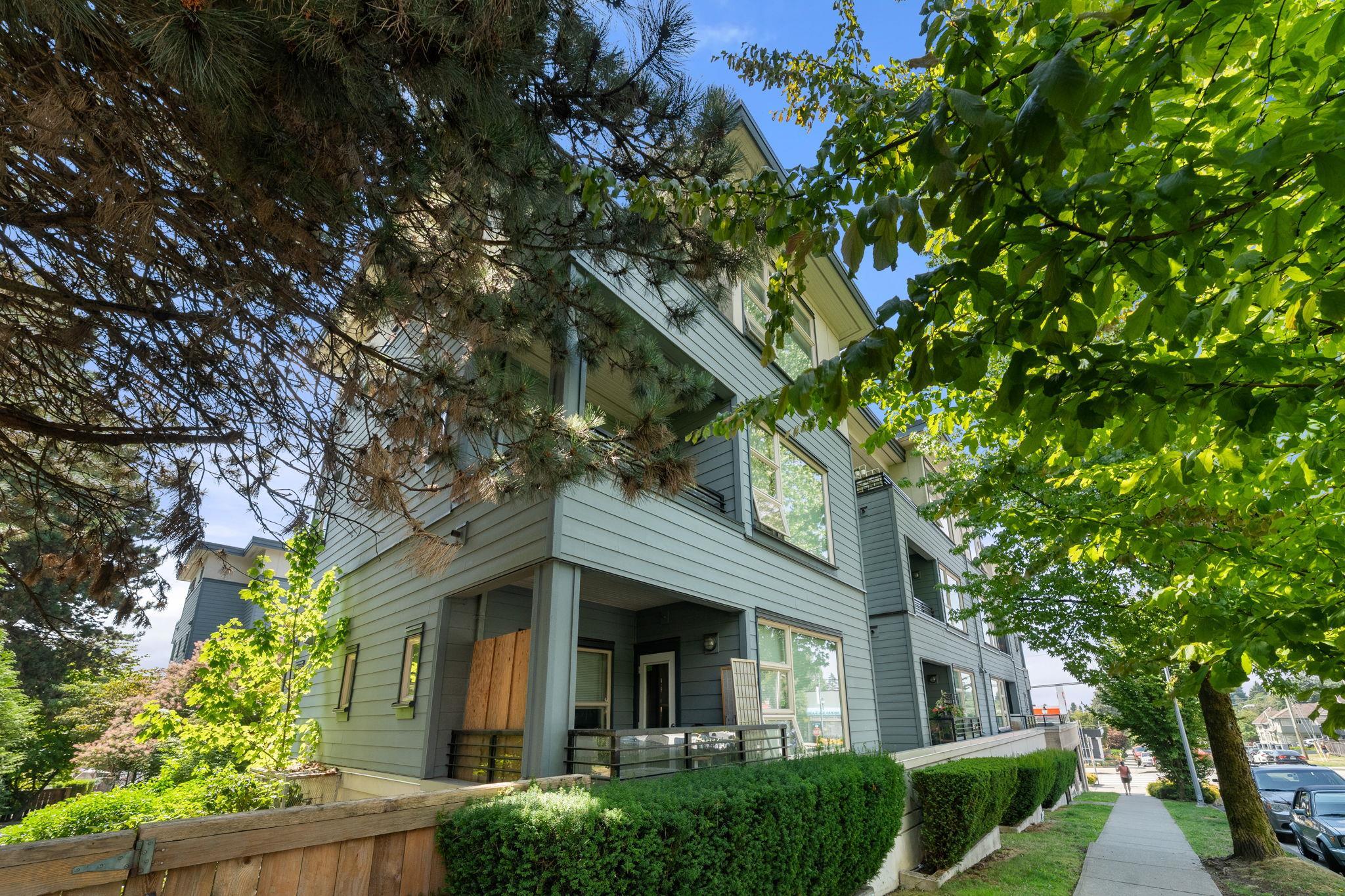 302 709 12TH STREET