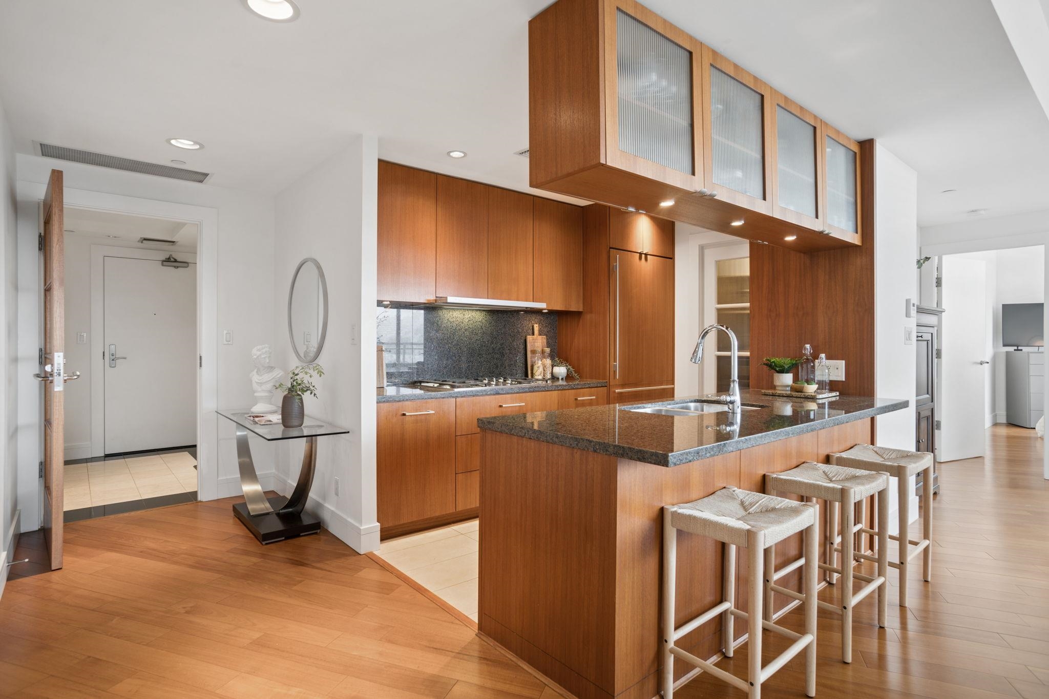 802 628 KINGHORNE MEWS