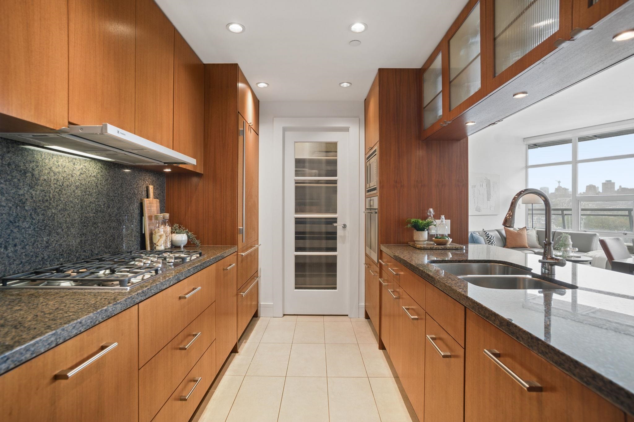 802 628 KINGHORNE MEWS
