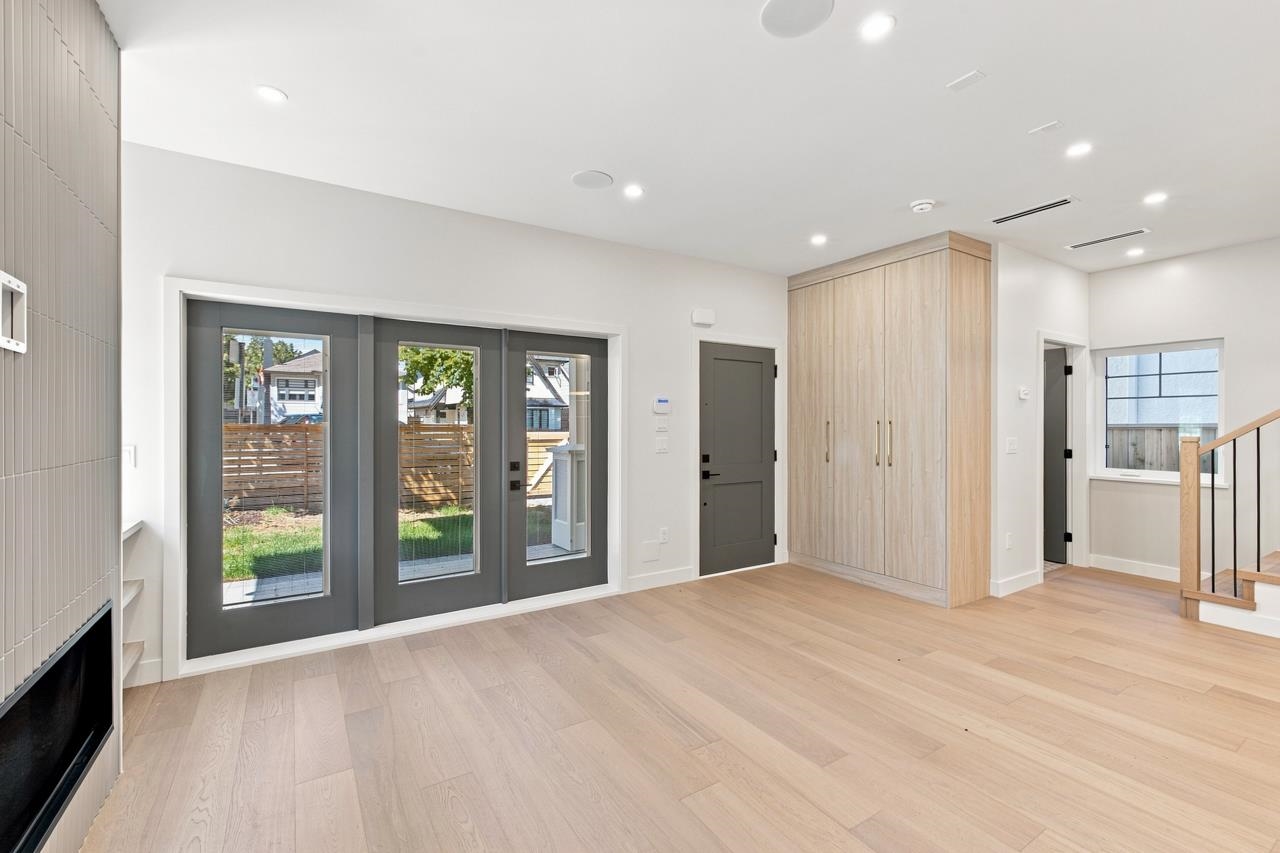 3206 E GEORGIA STREET