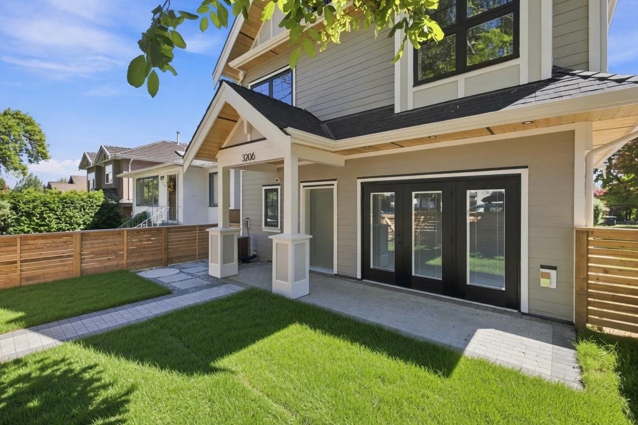 3206 E GEORGIA STREET