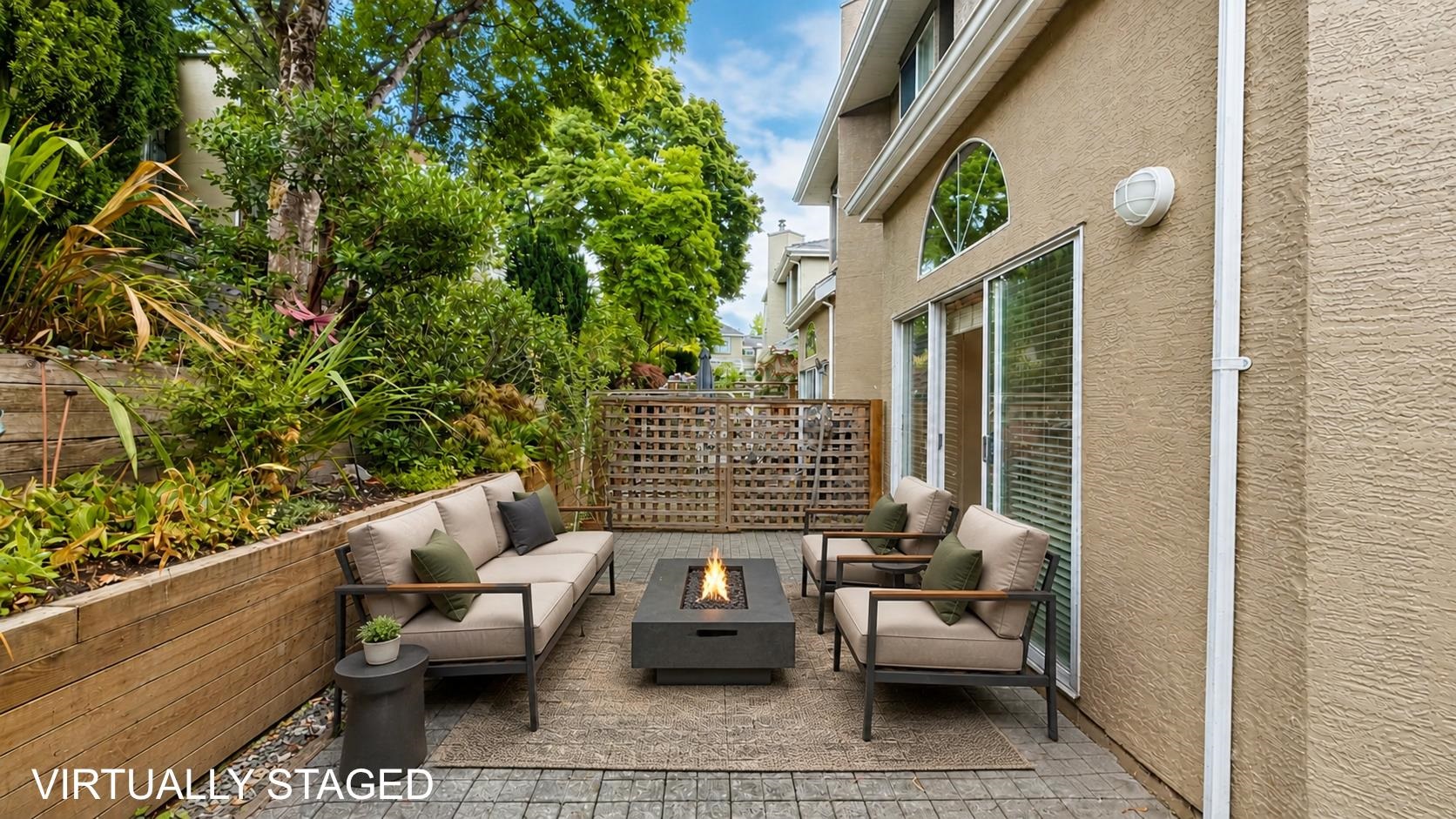 2387 QUAYSIDE COURT