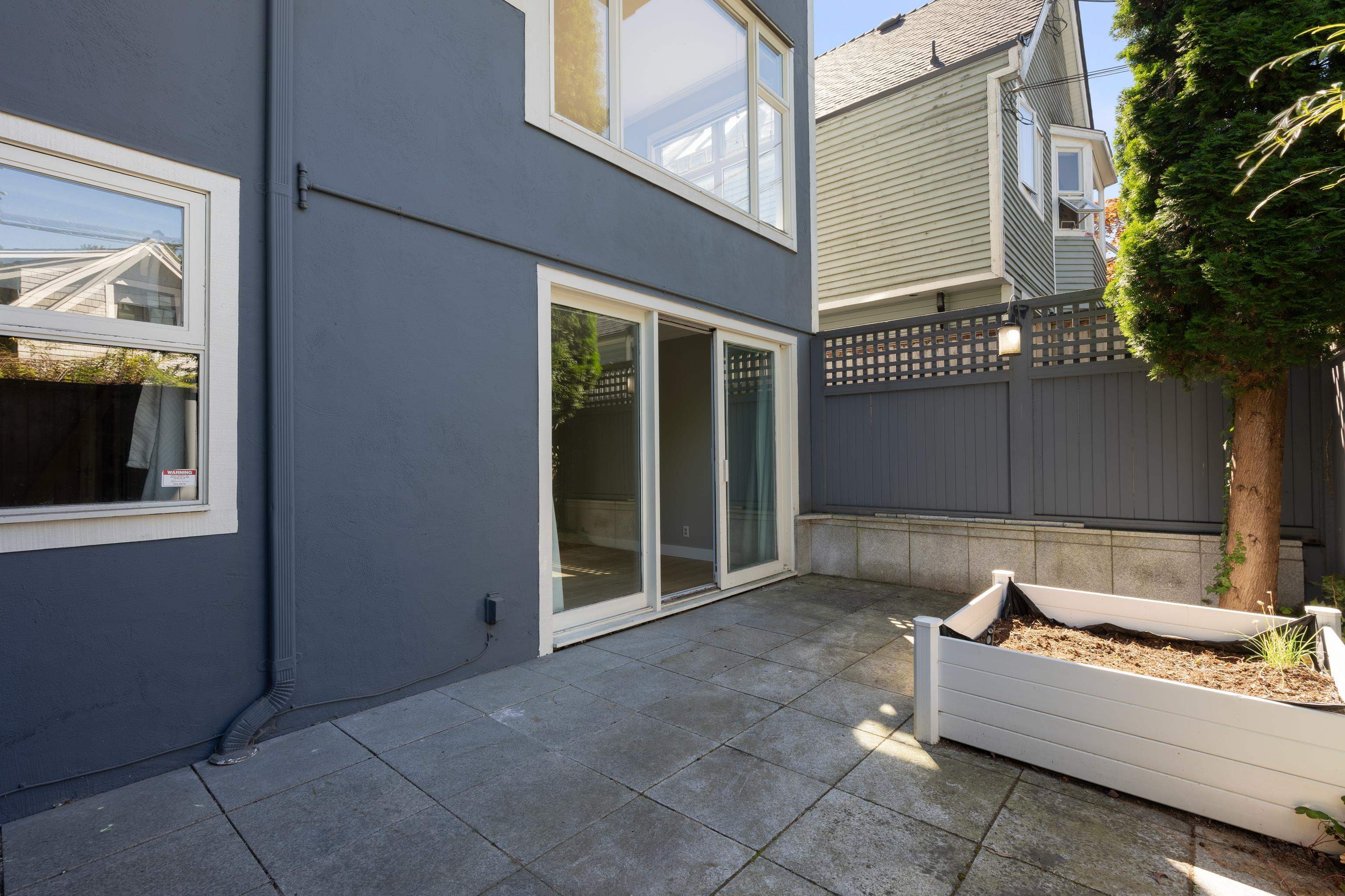 3085 MAPLE STREET