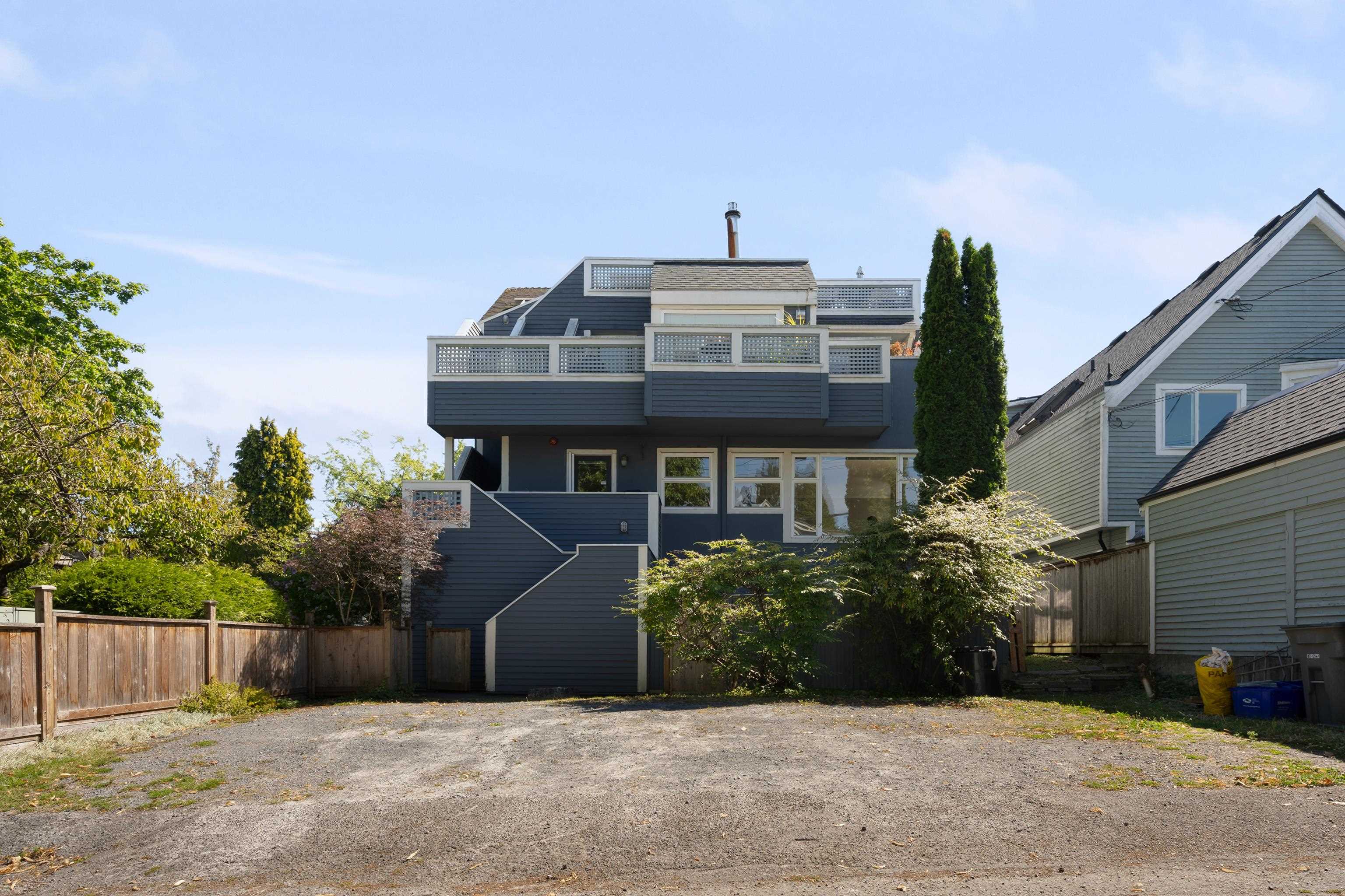 3085 MAPLE STREET