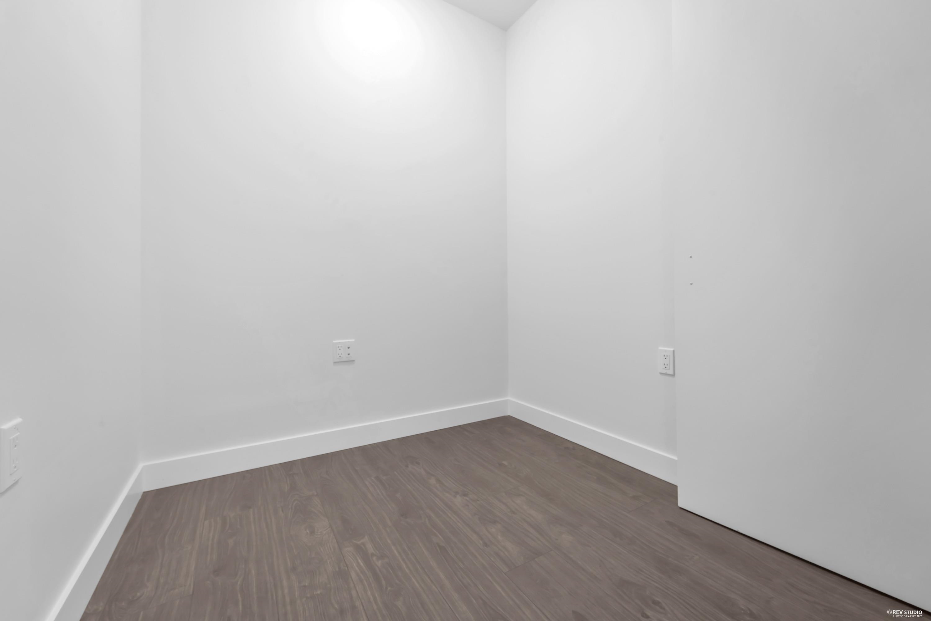 904 8133 COOK ROAD