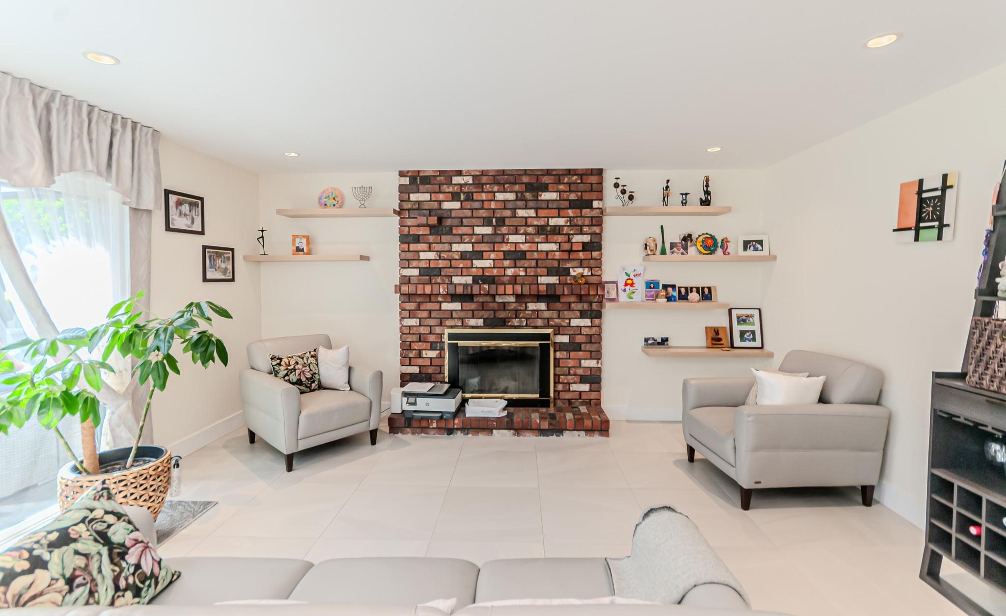 10280 HOLLYWELL DRIVE