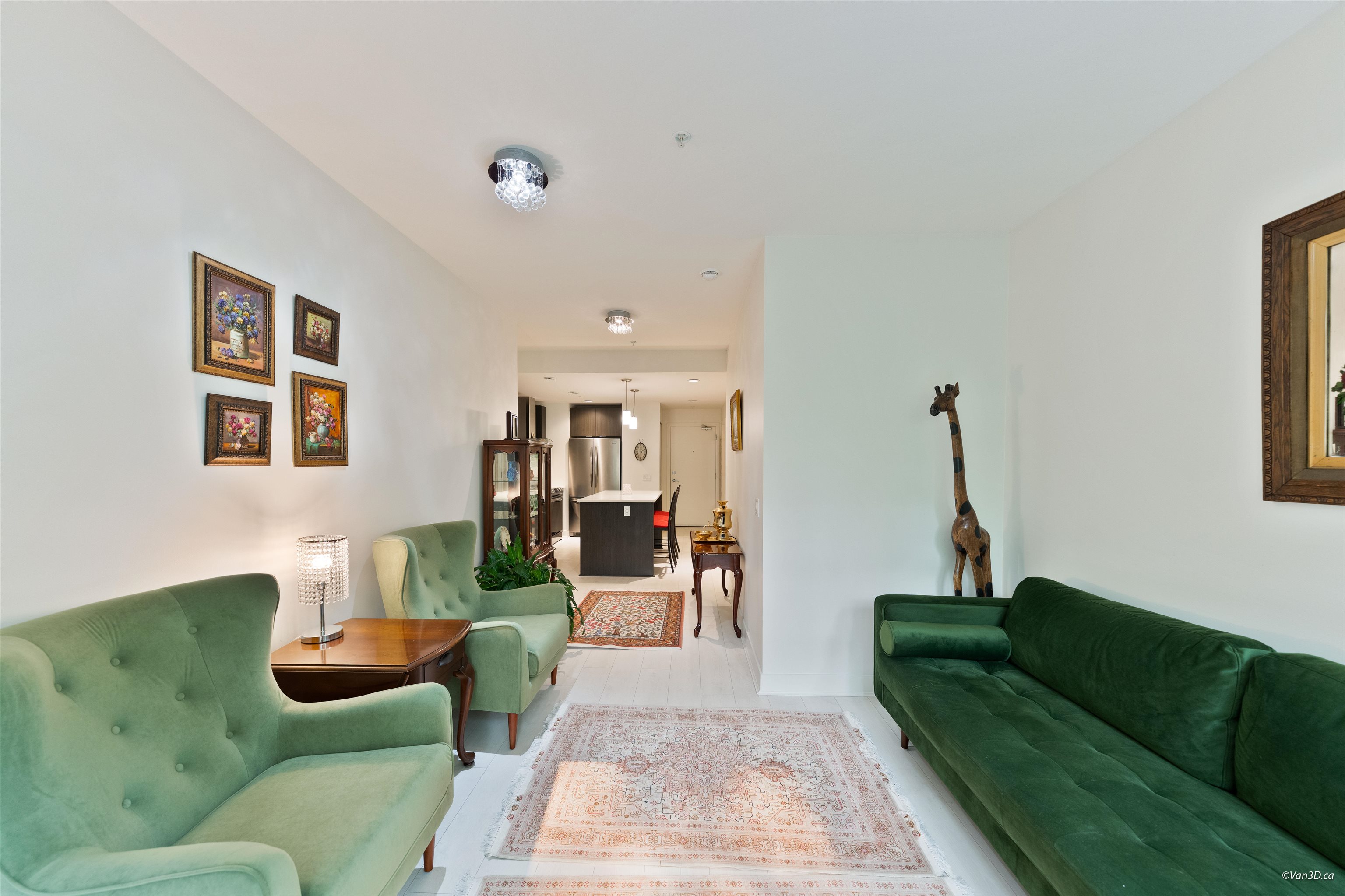 205 733 W 3RD STREET