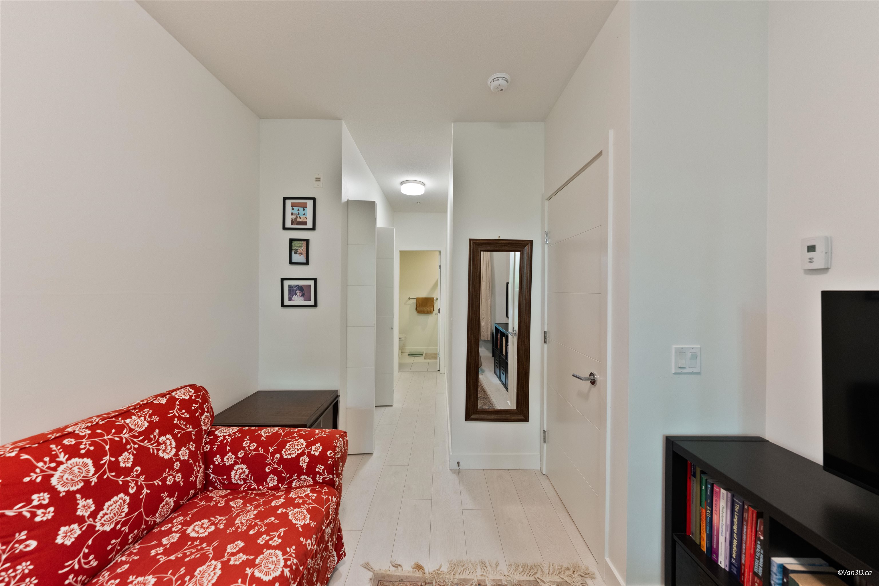 205 733 W 3RD STREET