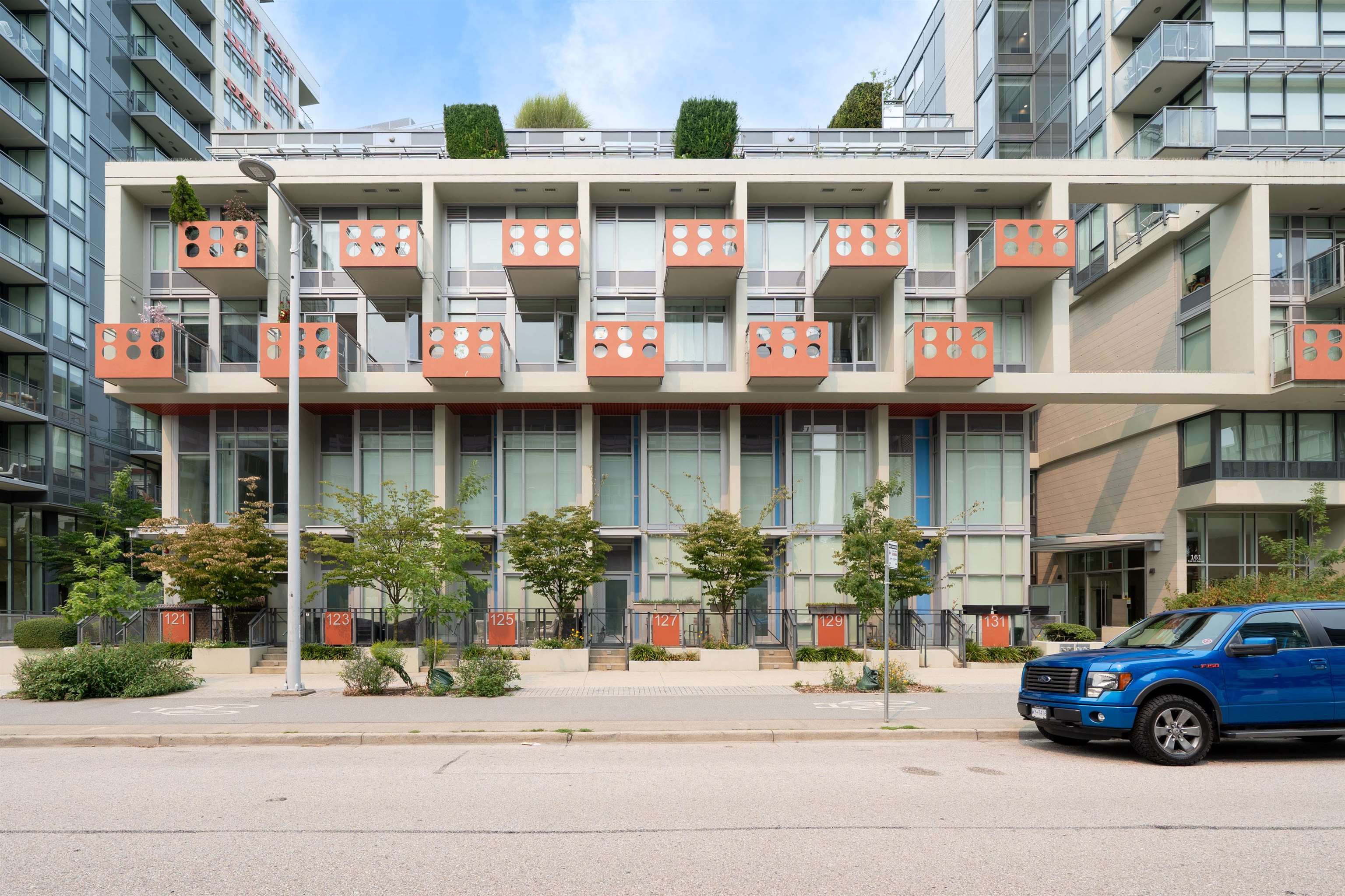 149 E 1ST AVENUE