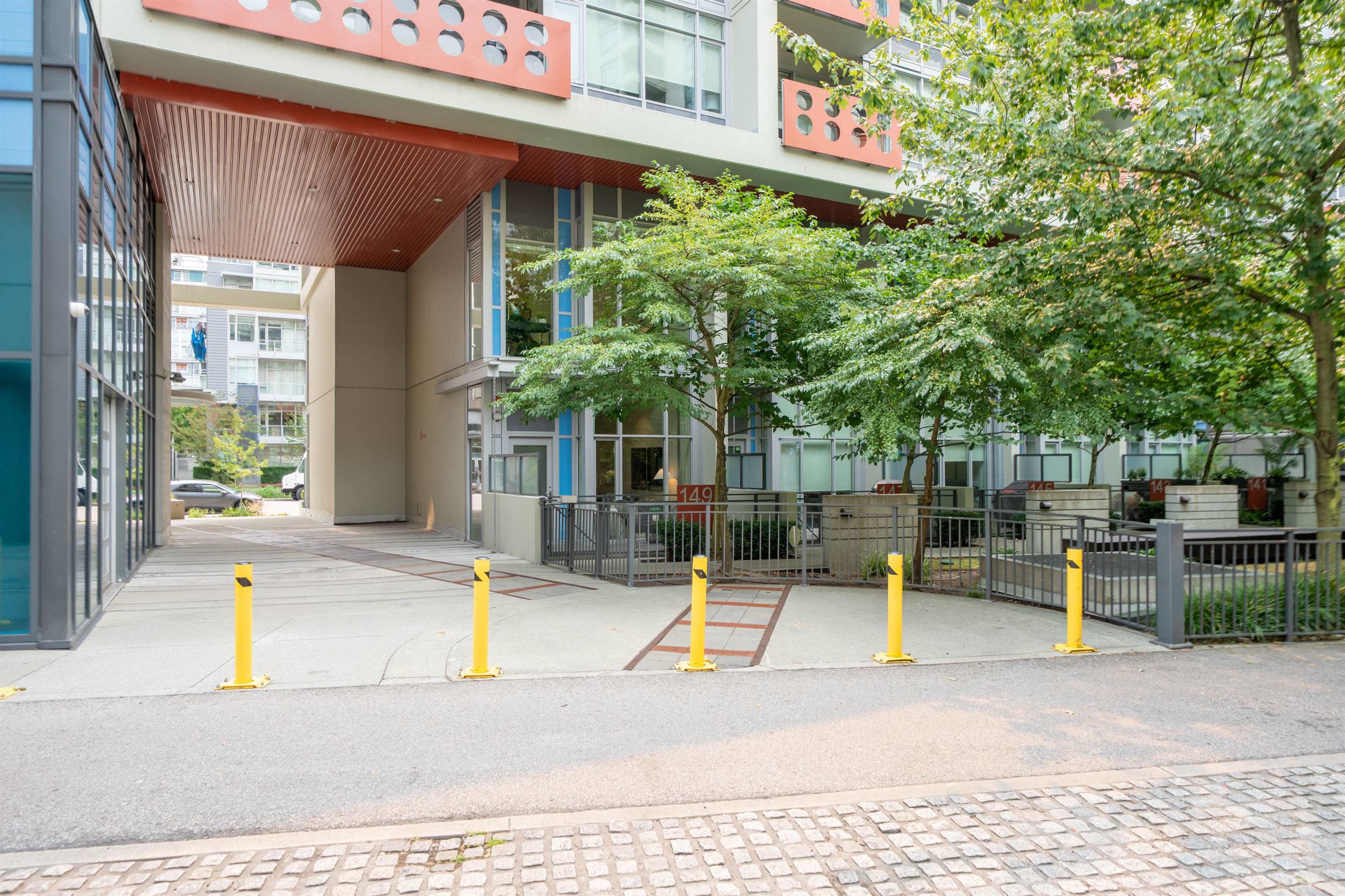 149 E 1ST AVENUE