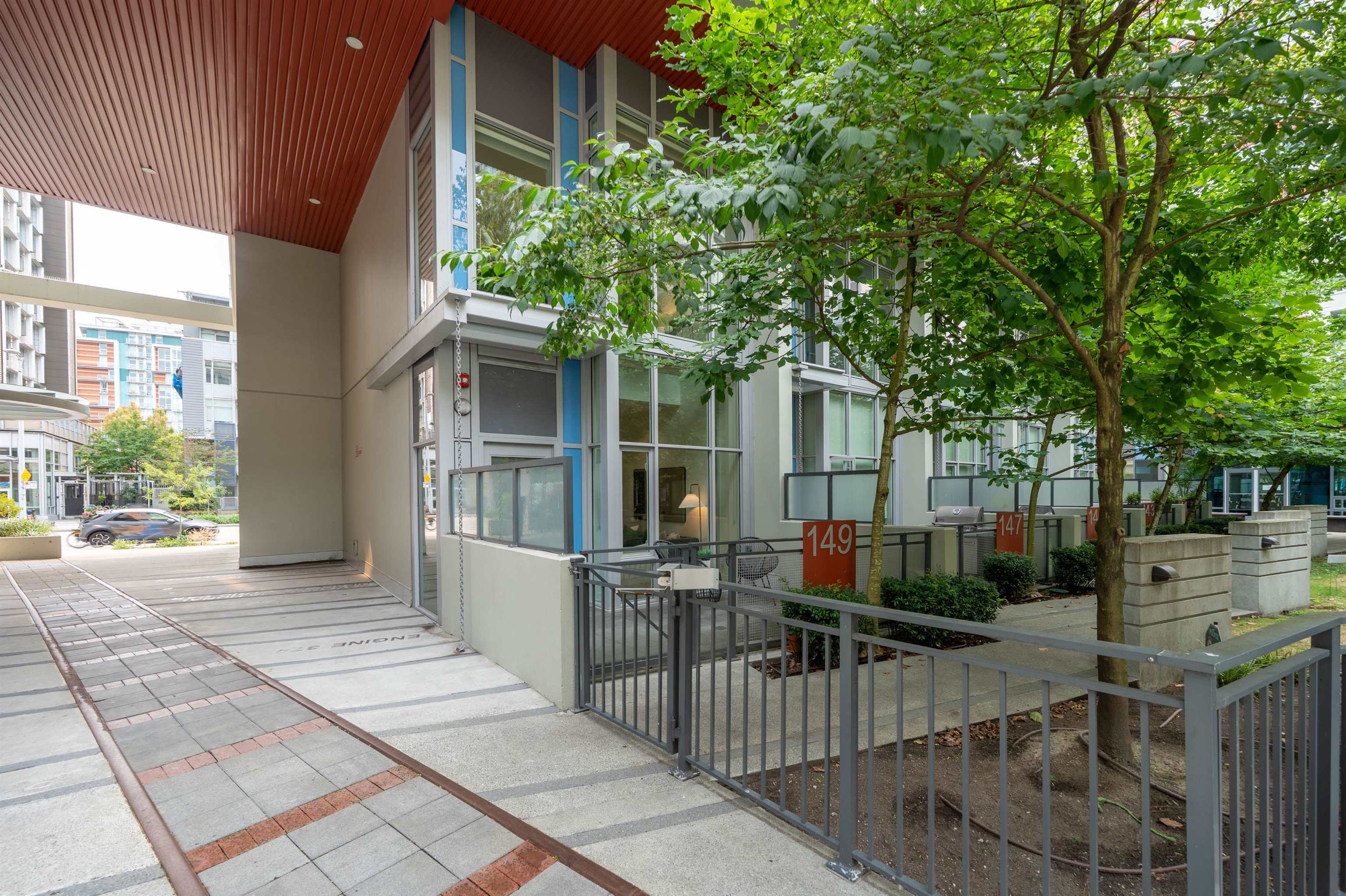 149 E 1ST AVENUE