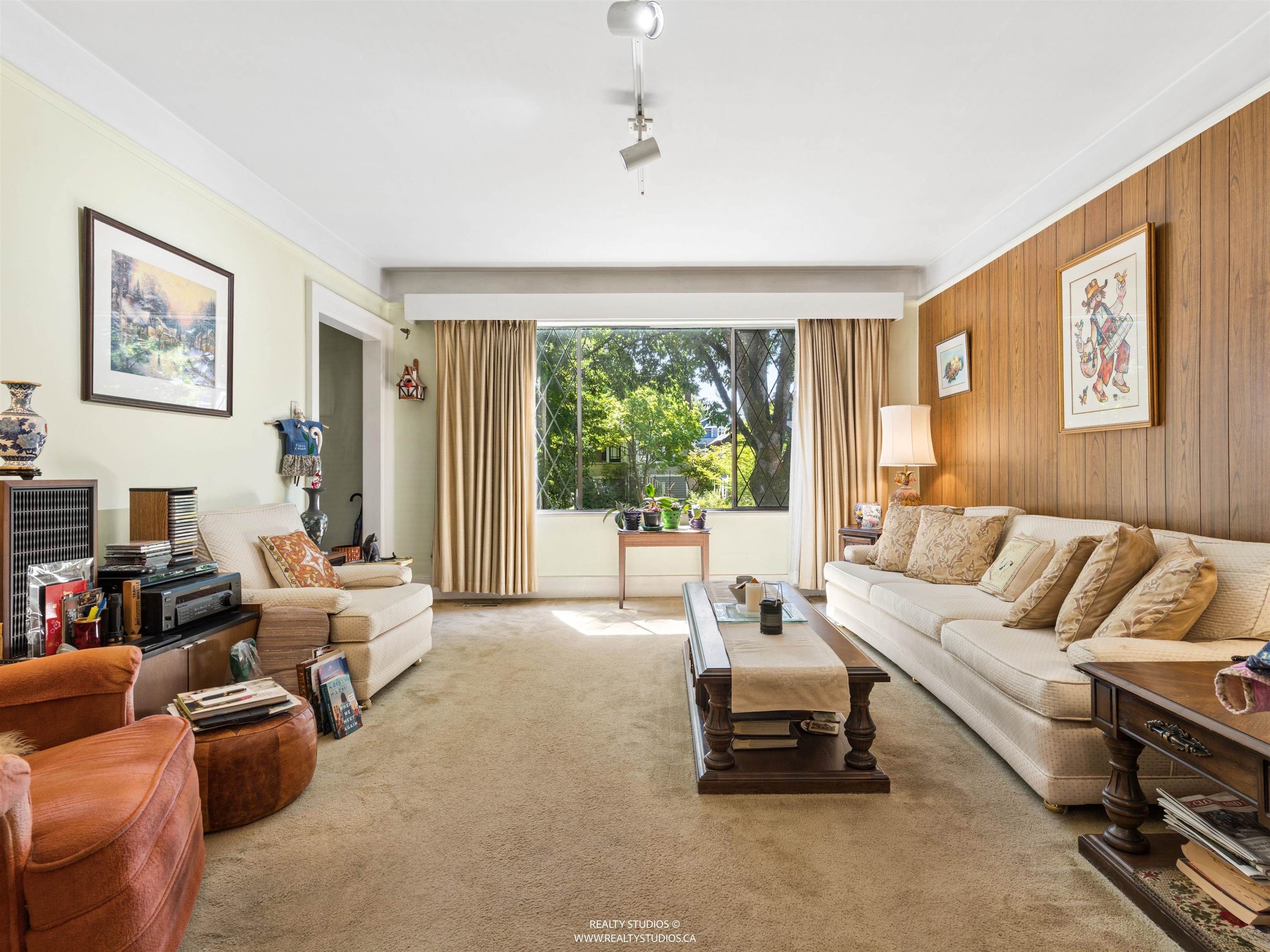 461 W 18TH AVENUE