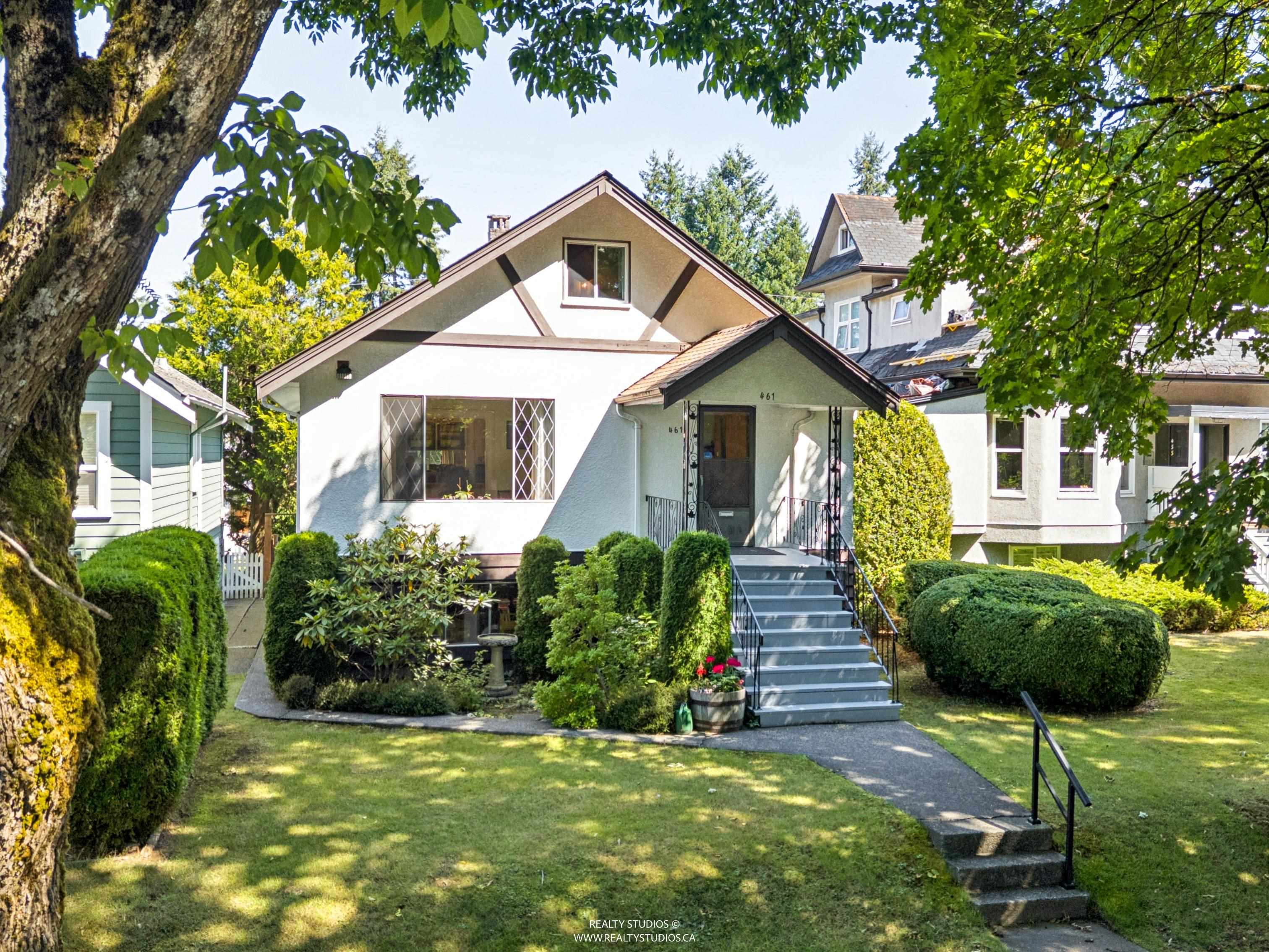 461 W 18TH AVENUE