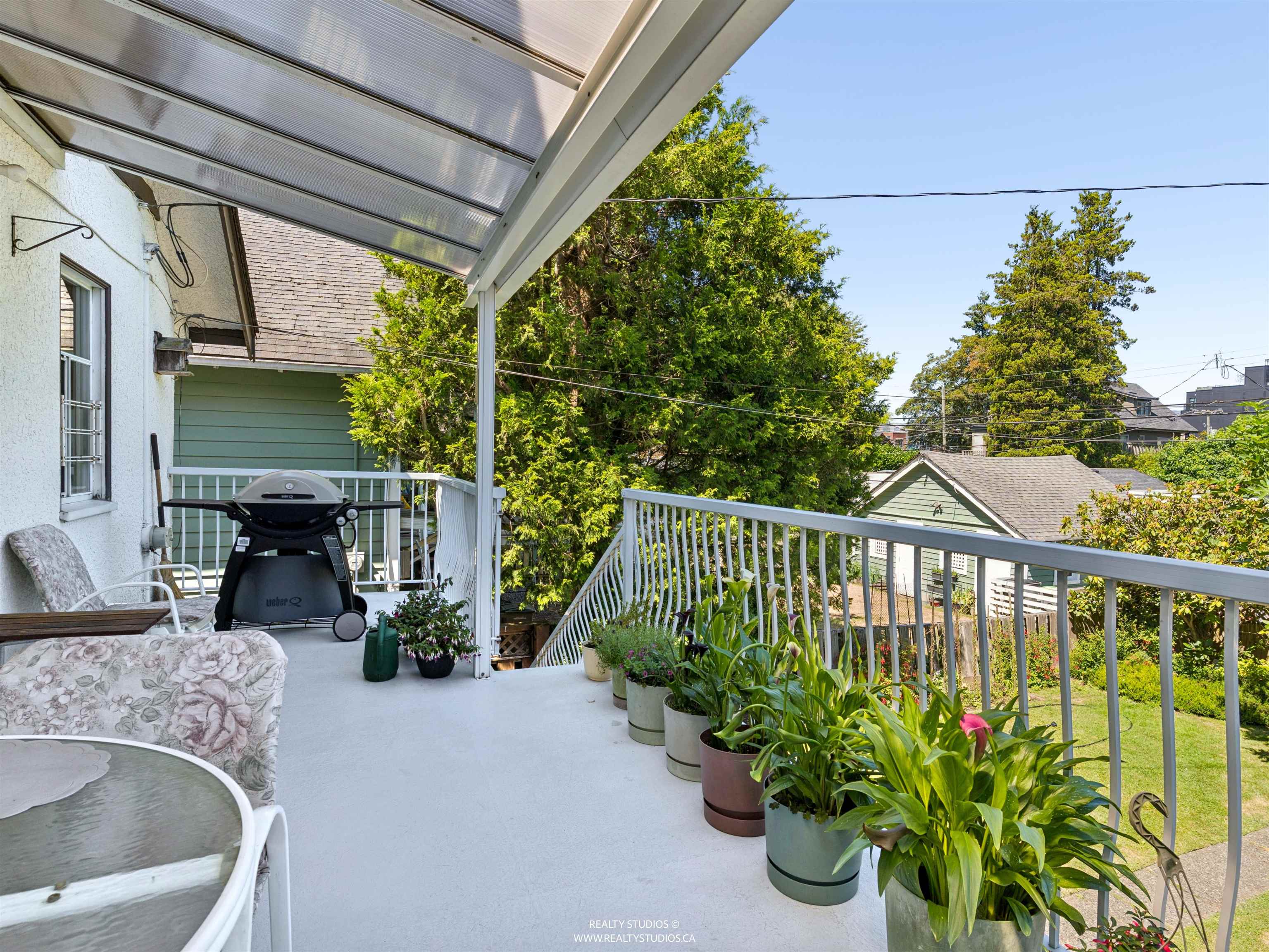 461 W 18TH AVENUE
