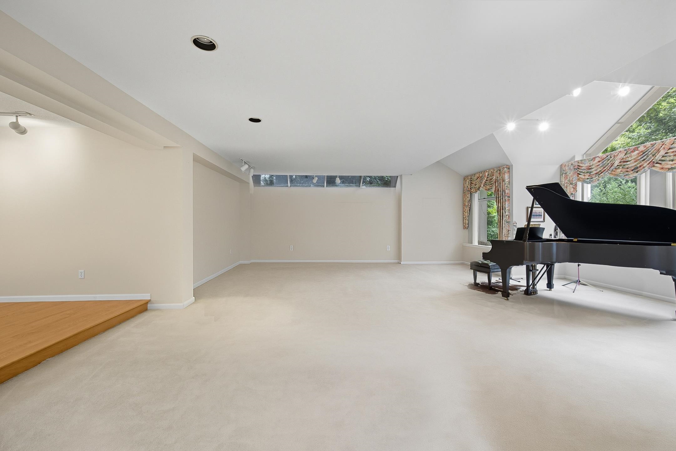 6189 ANGUS DRIVE
