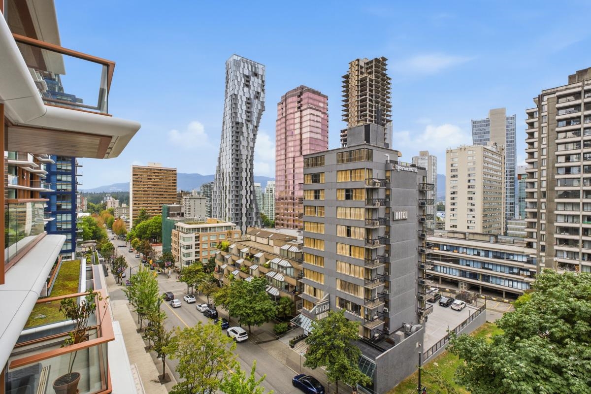 1004 1408 ROBSON STREET