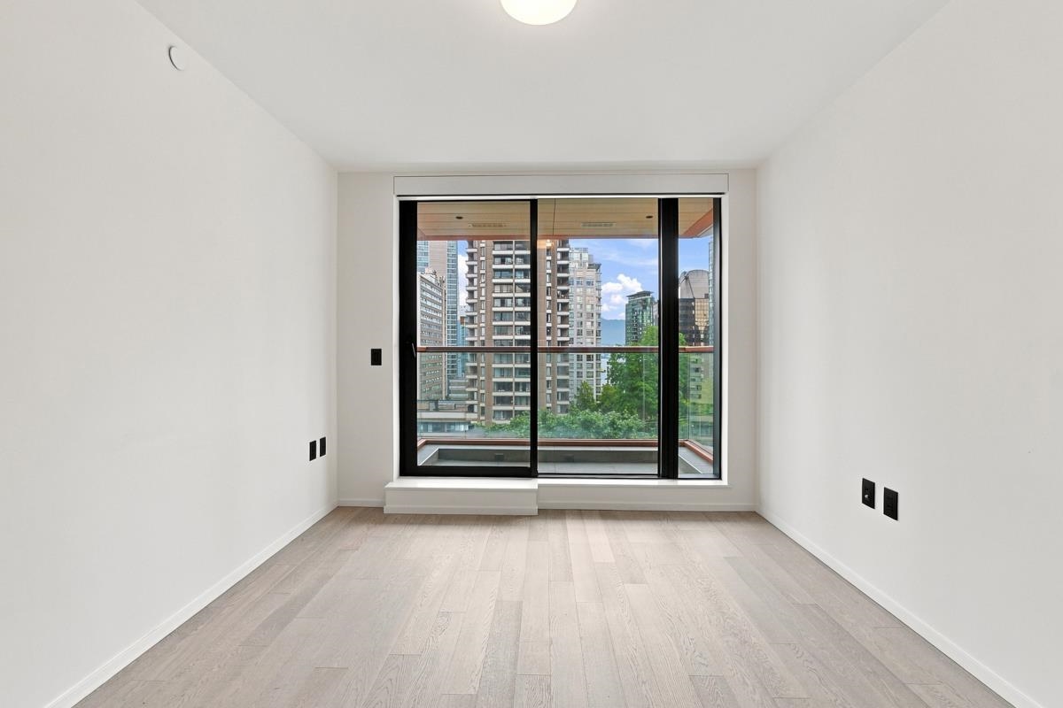 1004 1408 ROBSON STREET