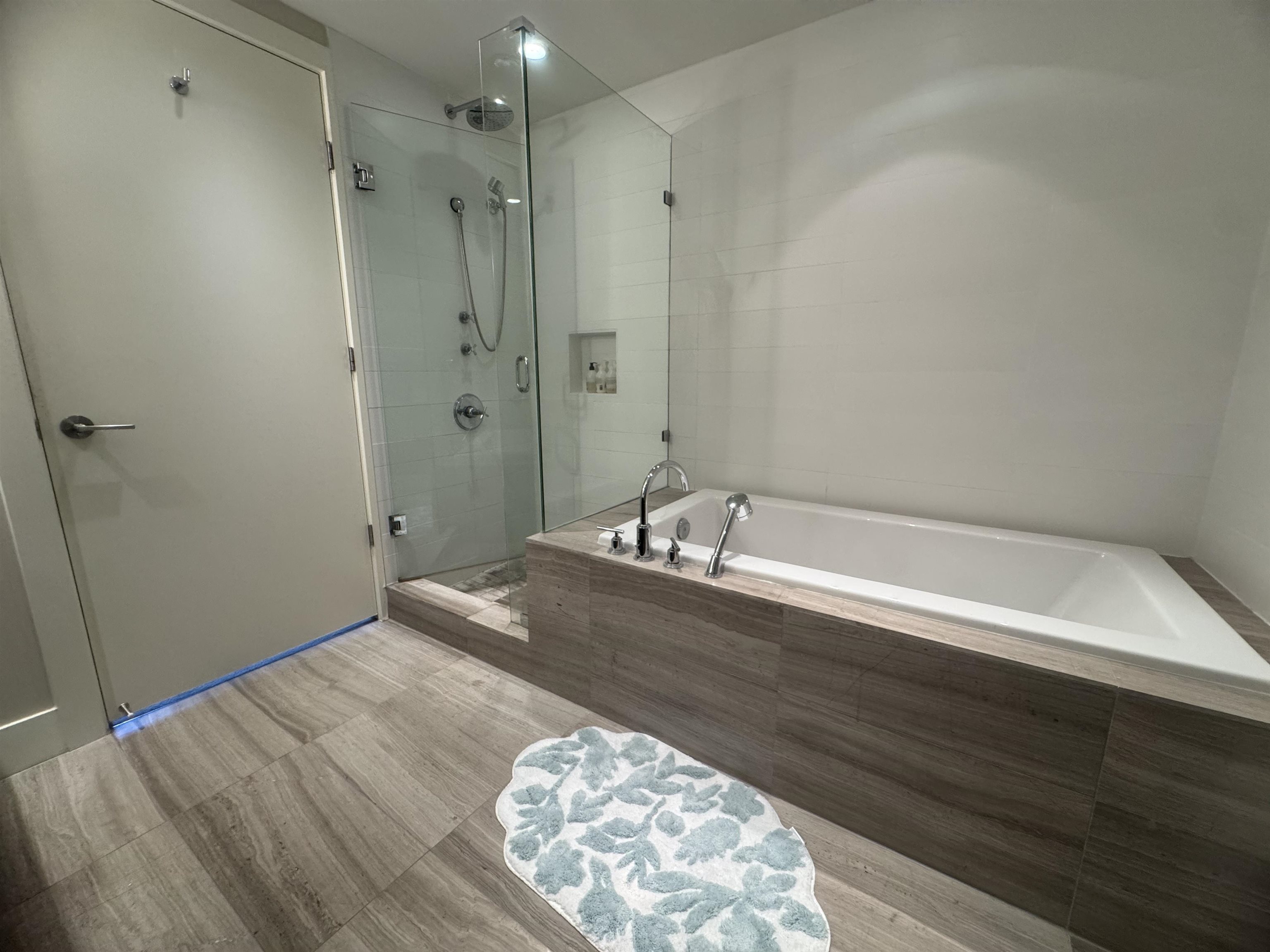 402 866 ARTHUR ERICKSON PLACE