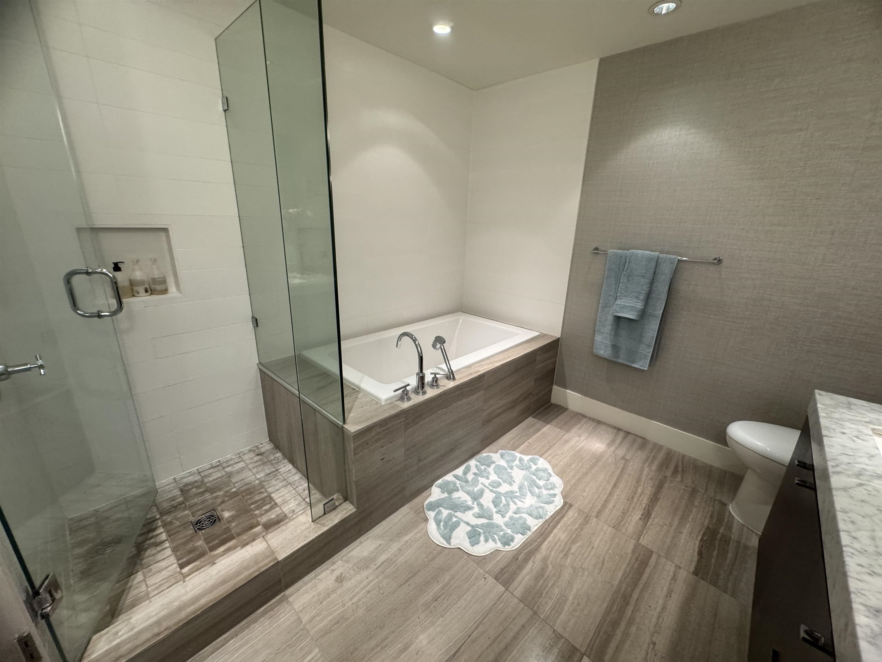402 866 ARTHUR ERICKSON PLACE