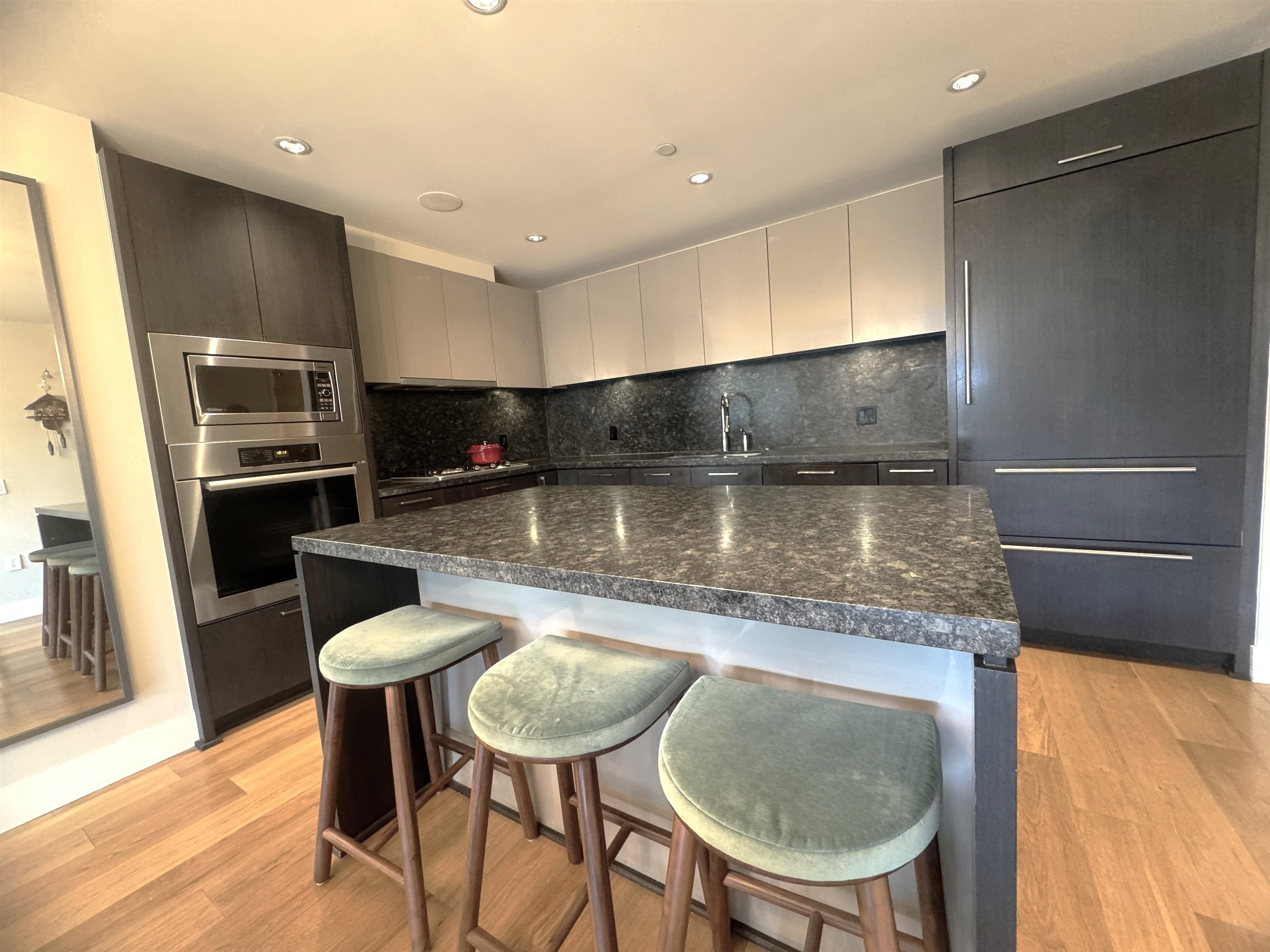 402 866 ARTHUR ERICKSON PLACE