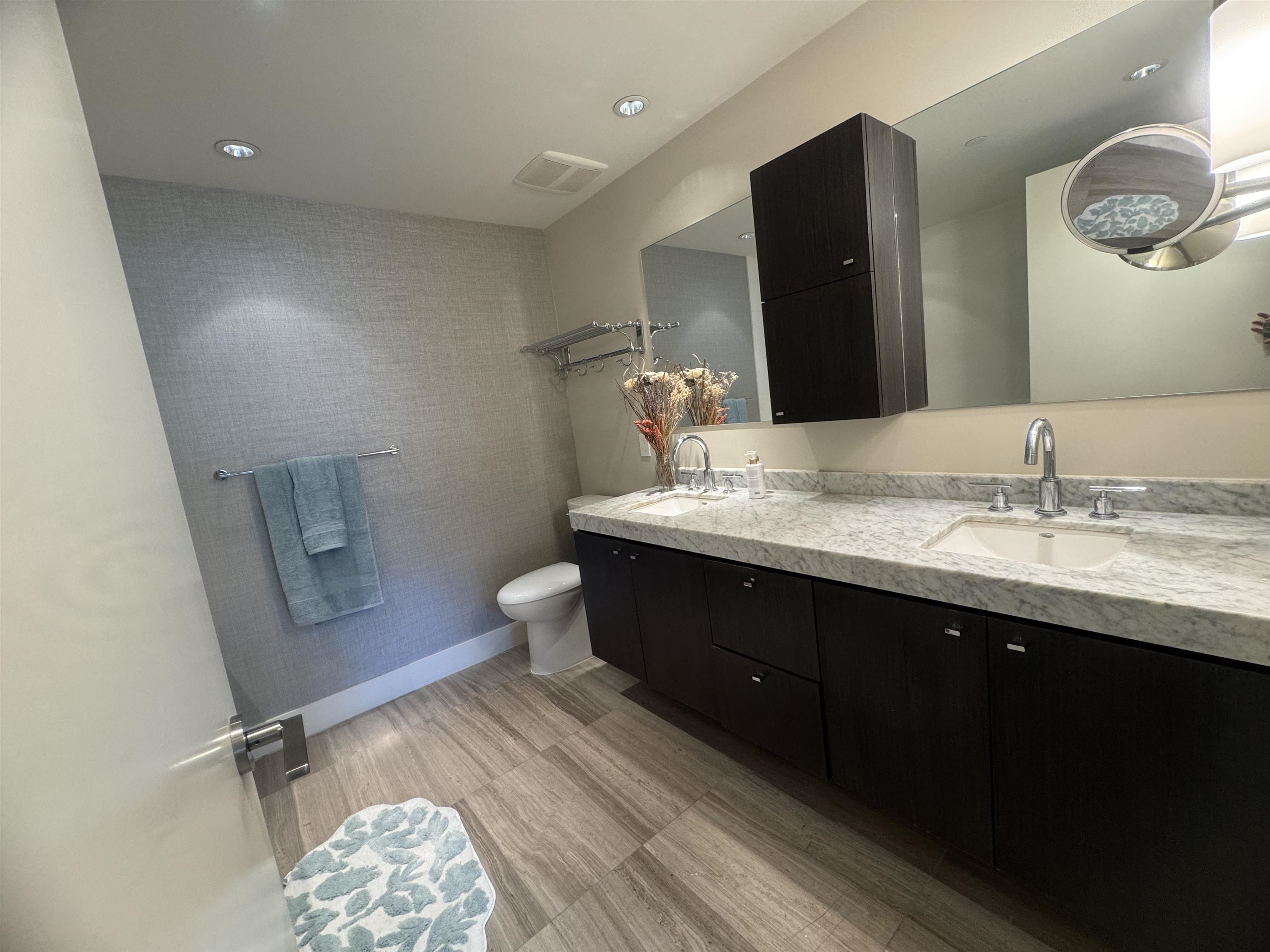 402 866 ARTHUR ERICKSON PLACE