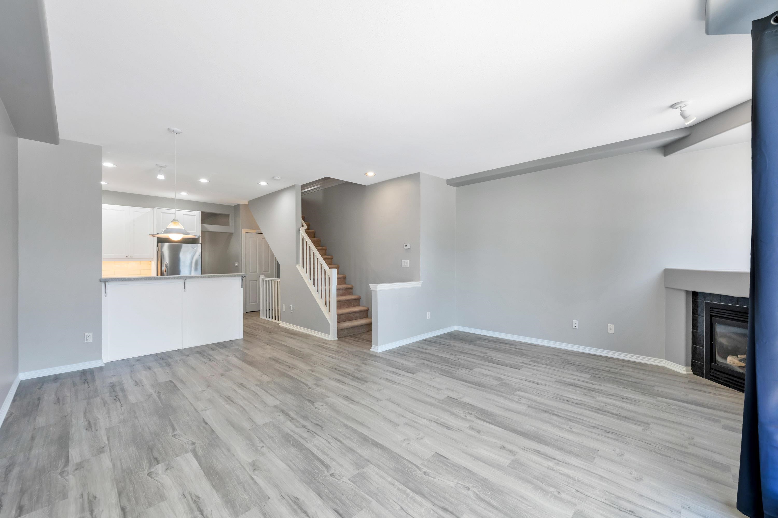 33 7250 144 STREET