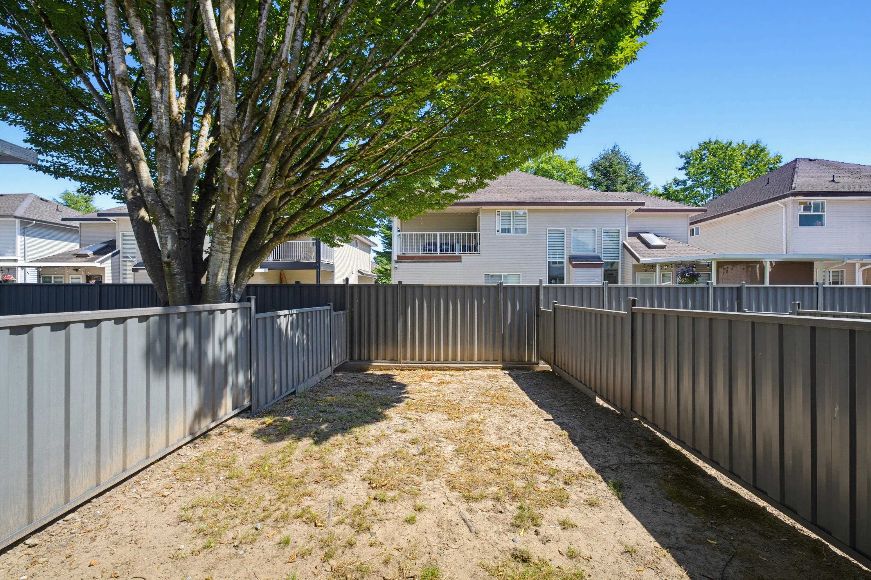 33 7250 144 STREET