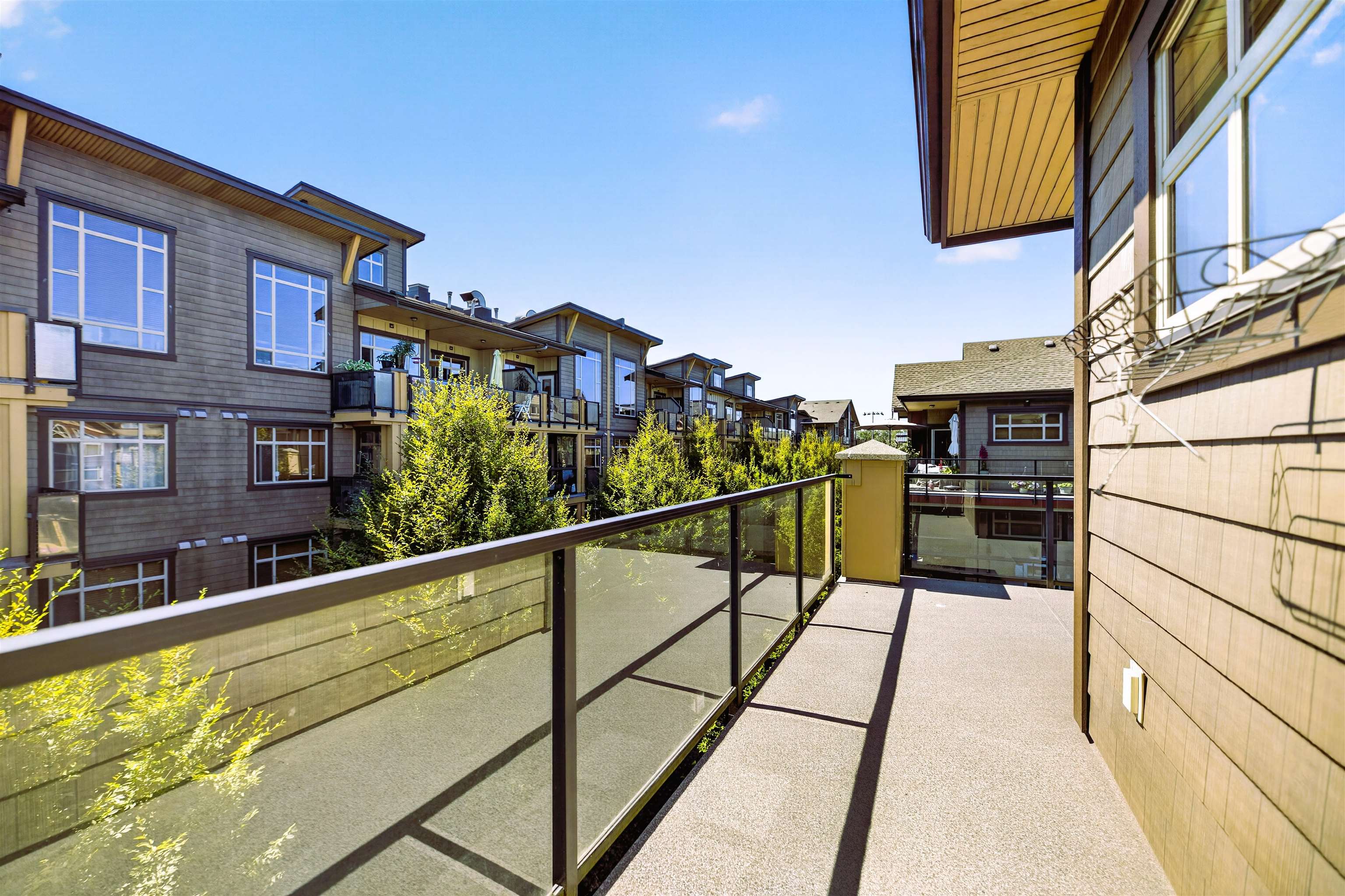 590 8288 207A STREET