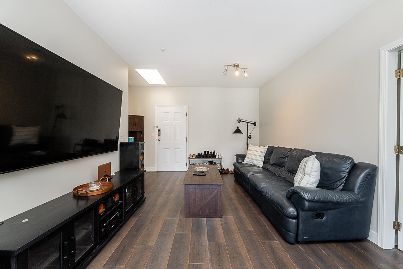 406 1630 154 STREET