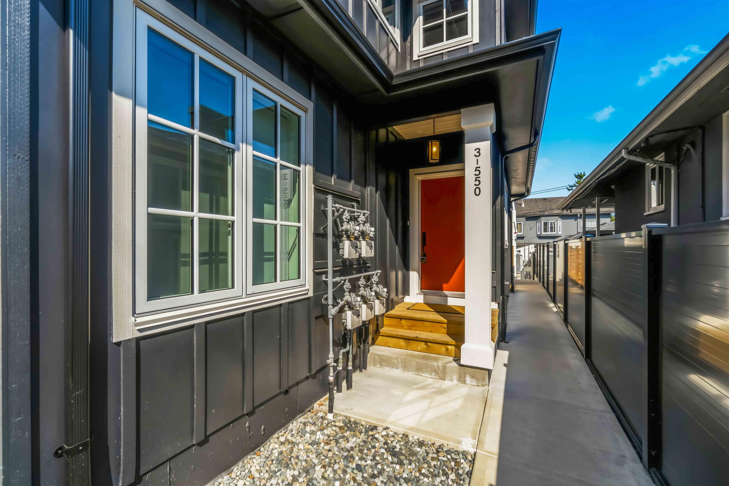 3 550 KASLO STREET
