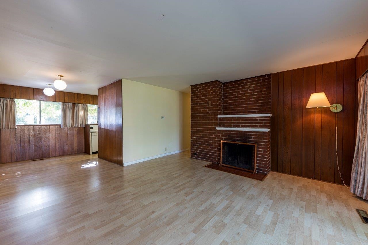 1161 REDWOOD STREET