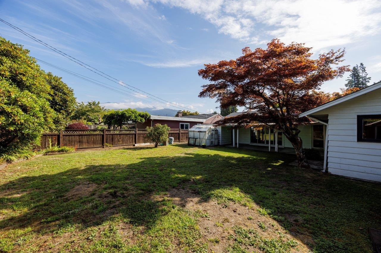 1161 REDWOOD STREET