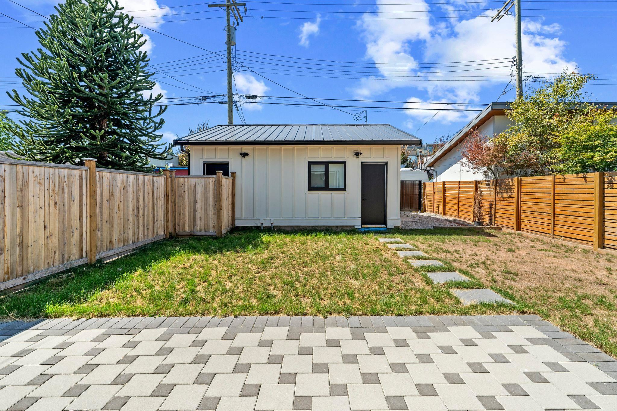 2 4463 WALDEN STREET