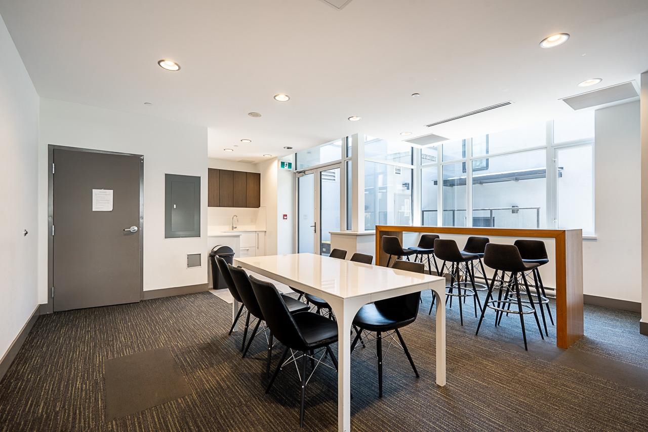 802 188 AGNES STREET